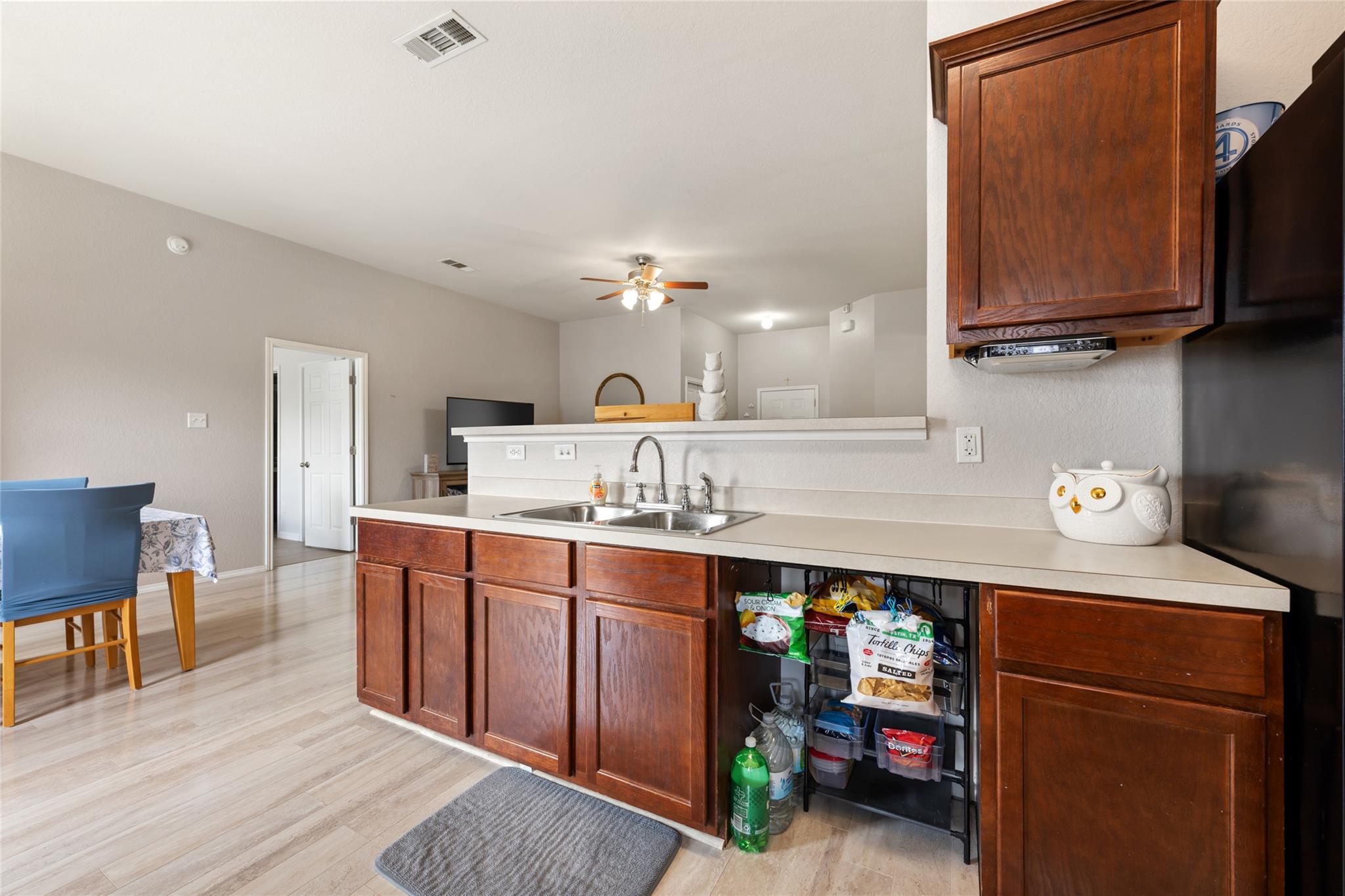 144 Calcite Ln, Jarrell, TX 76537