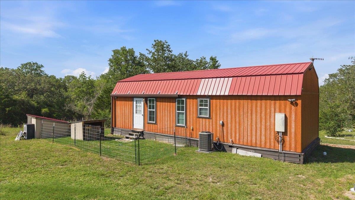 1705 Makinson Rd, West Point, TX 78963