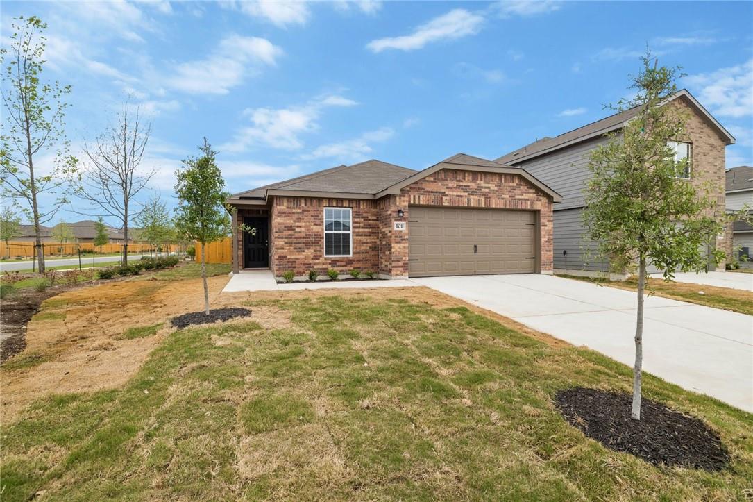 101 Fairfax Ln, Jarrell, TX 76537