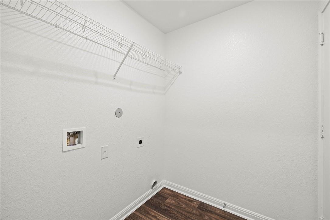 101 Fairfax Ln, Jarrell, TX 76537