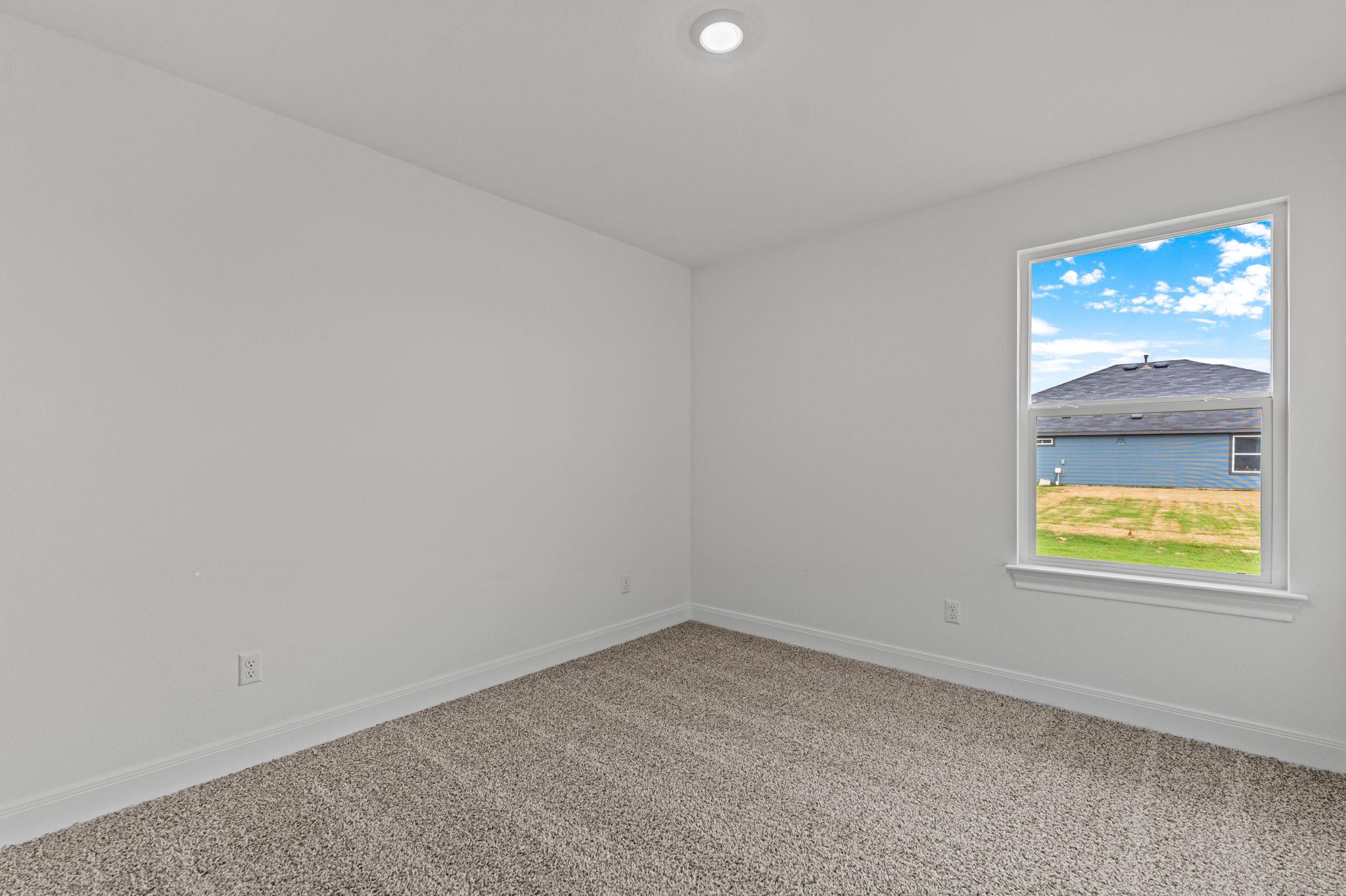 156 Great Northern Dr, Cedar Creek, TX 78612