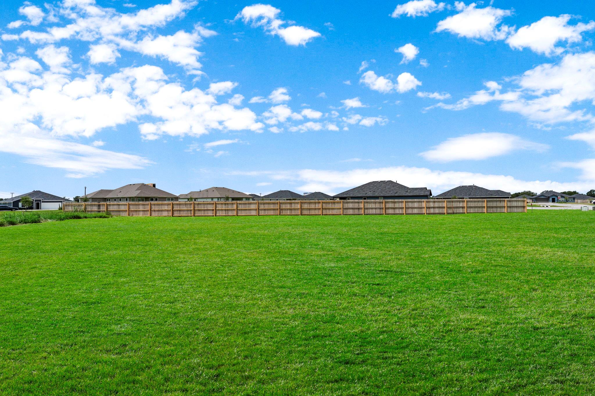 156 Great Northern Dr, Cedar Creek, TX 78612