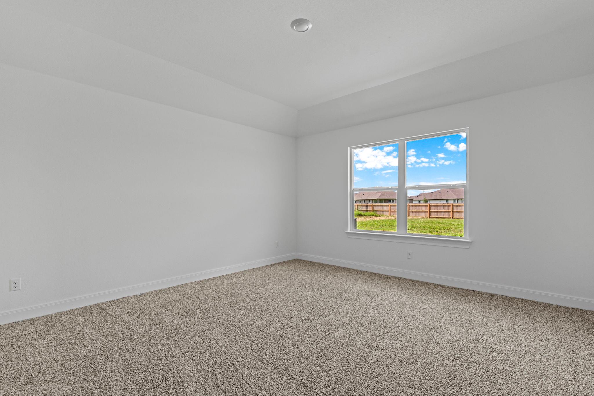 156 Great Northern Dr, Cedar Creek, TX 78612