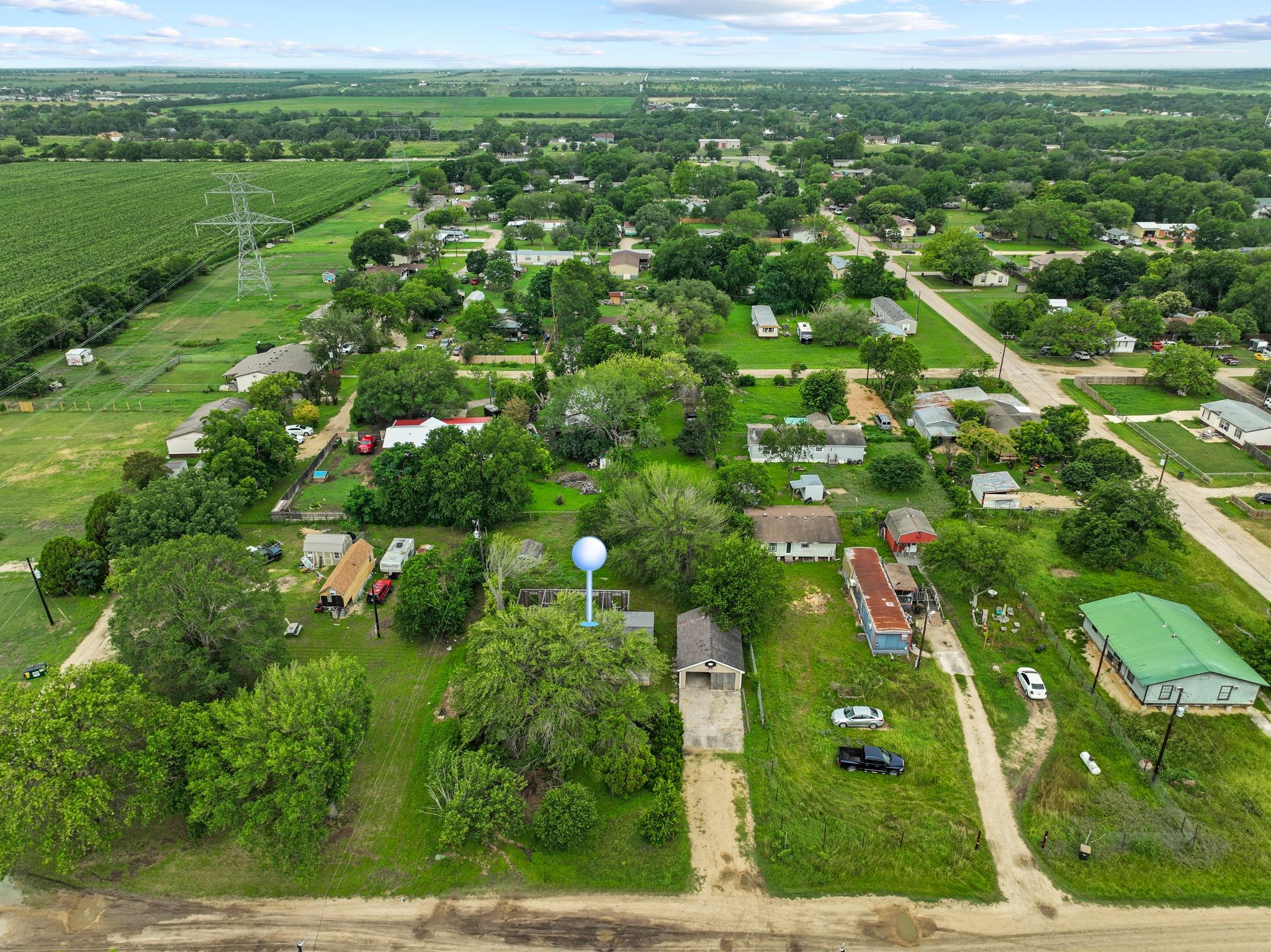 205 Skycrest Dr, Martindale, TX 78655