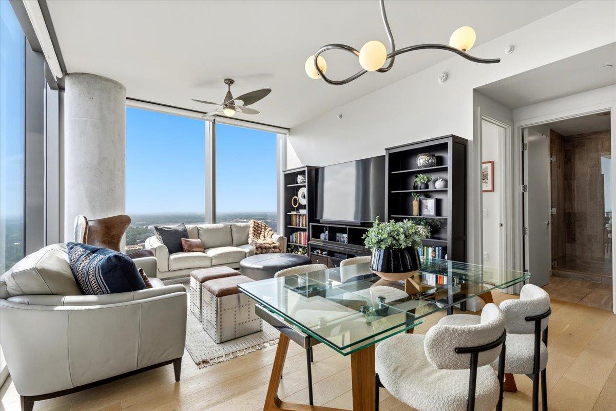 44 East Ave # 3304, Austin, TX 78701