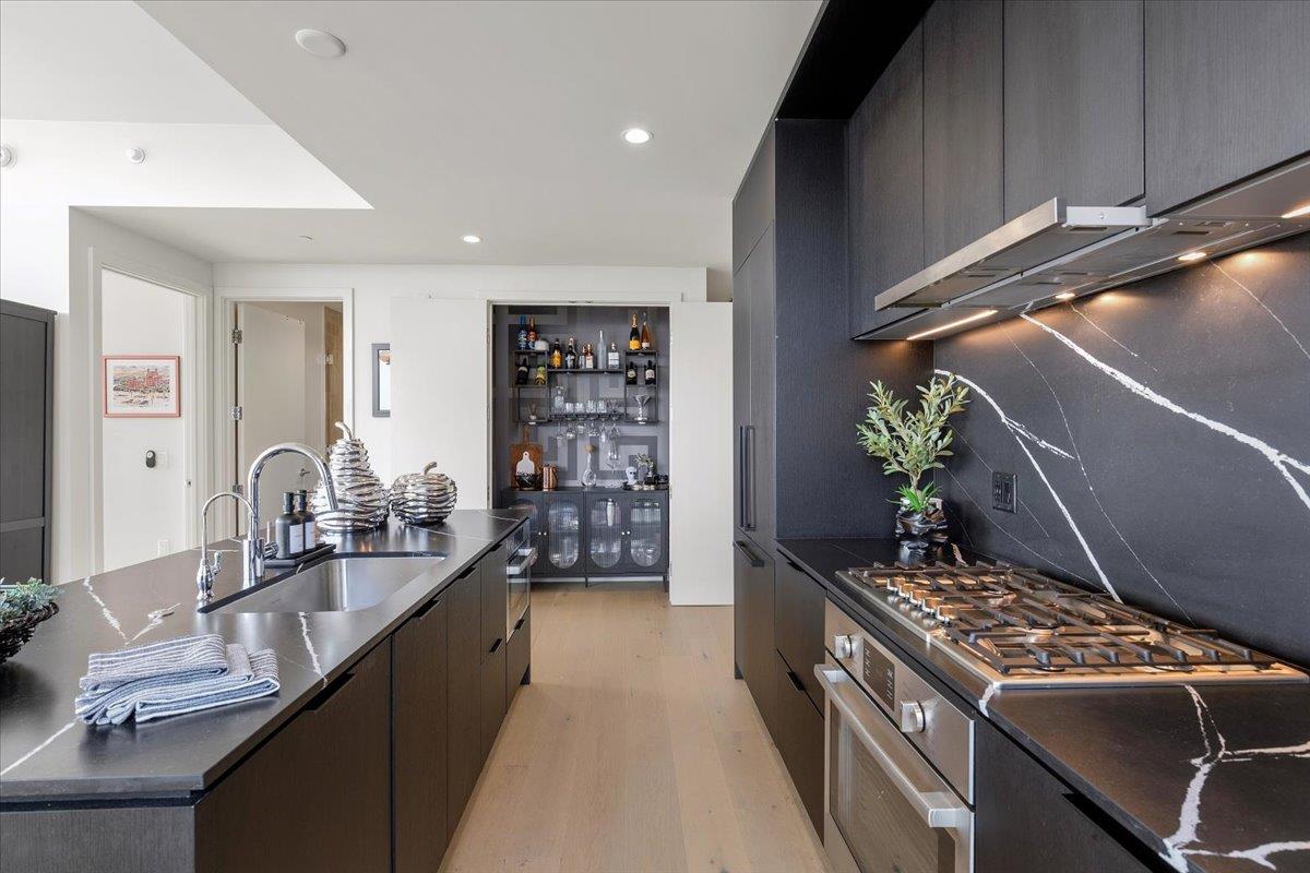 44 East Ave # 3304, Austin, TX 78701