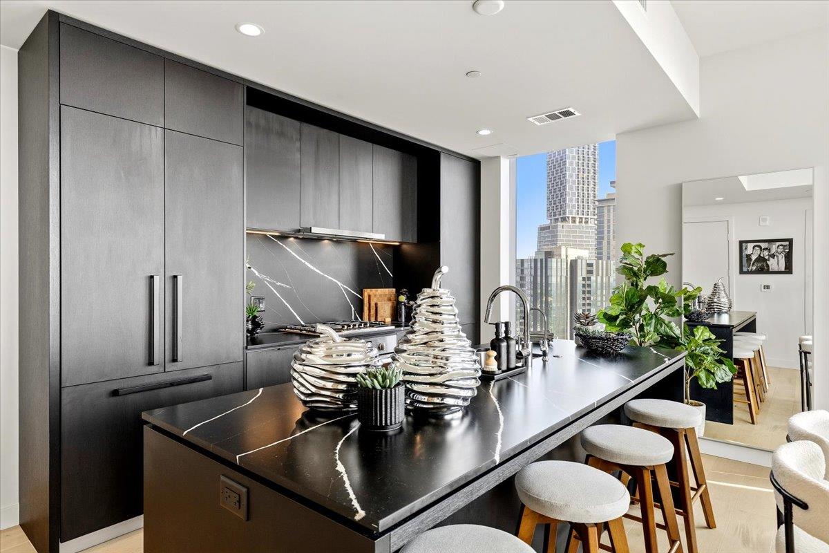 44 East Ave # 3304, Austin, TX 78701