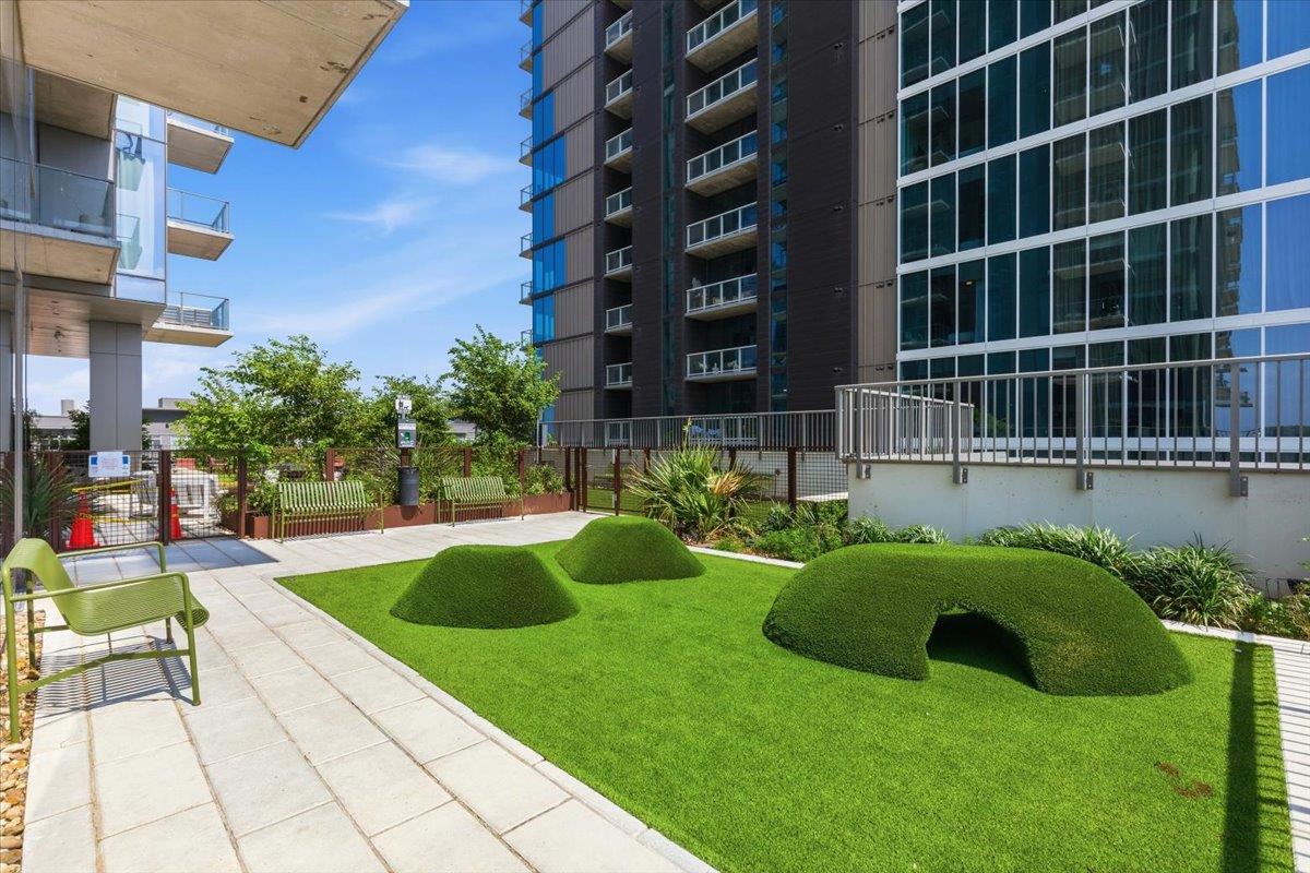 44 East Ave # 3304, Austin, TX 78701
