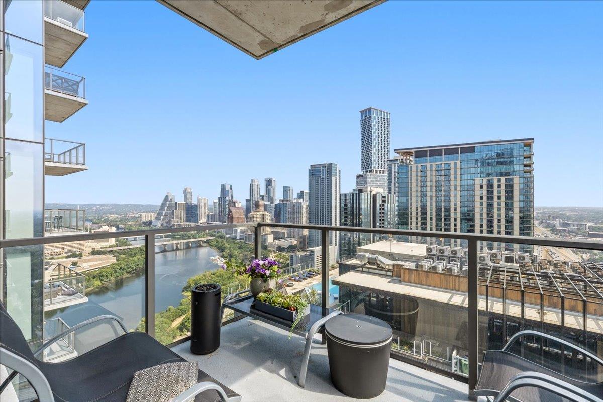 44 East Ave # 3304, Austin, TX 78701