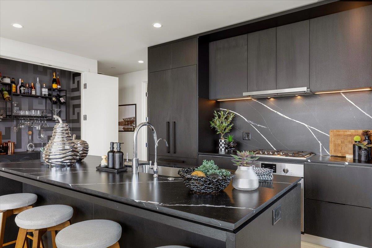 44 East Ave # 3304, Austin, TX 78701