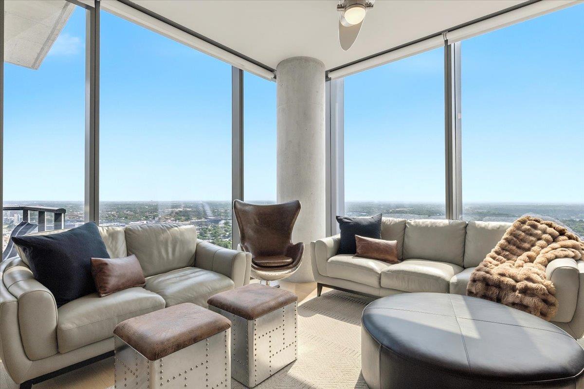 44 East Ave # 3304, Austin, TX 78701
