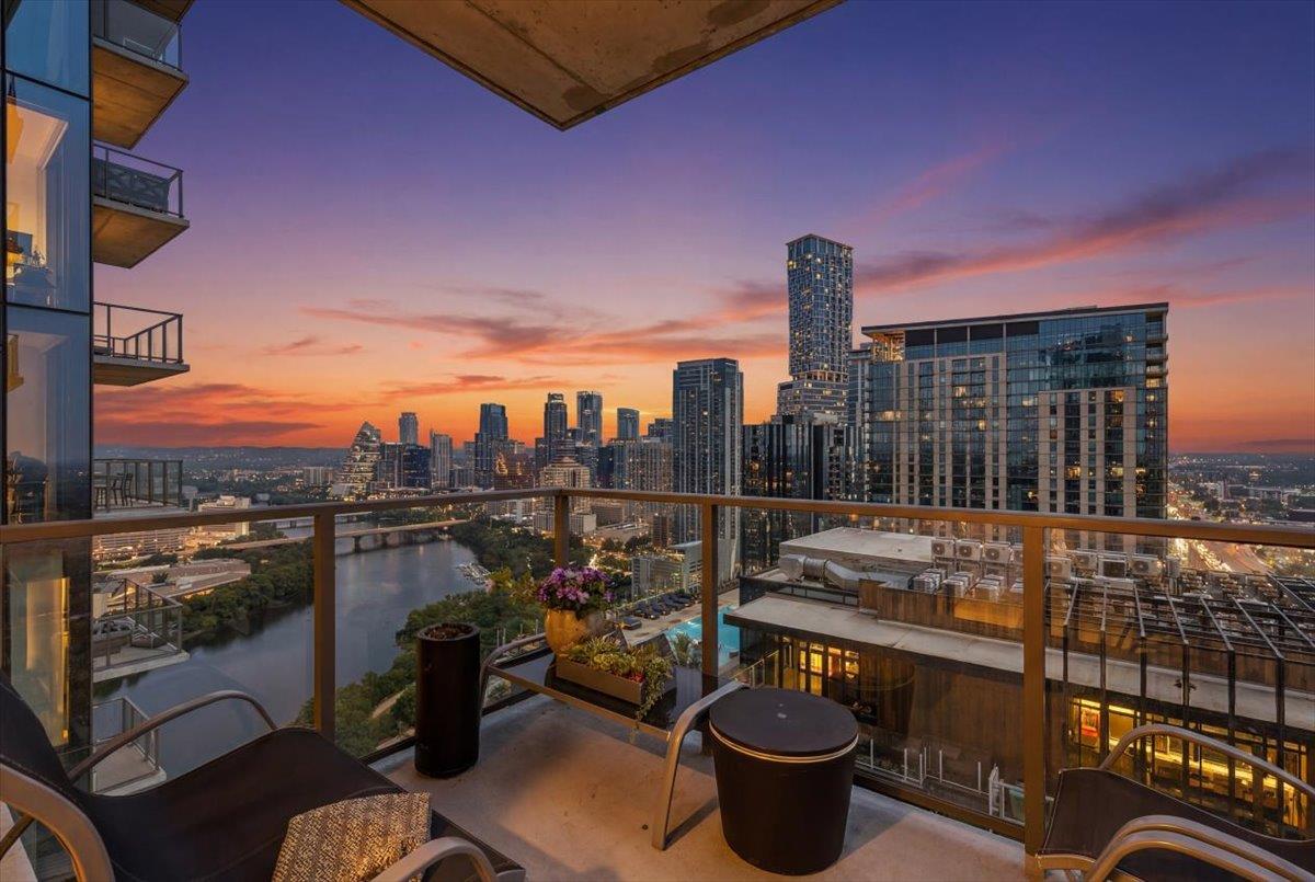44 East Ave # 3304, Austin, TX 78701
