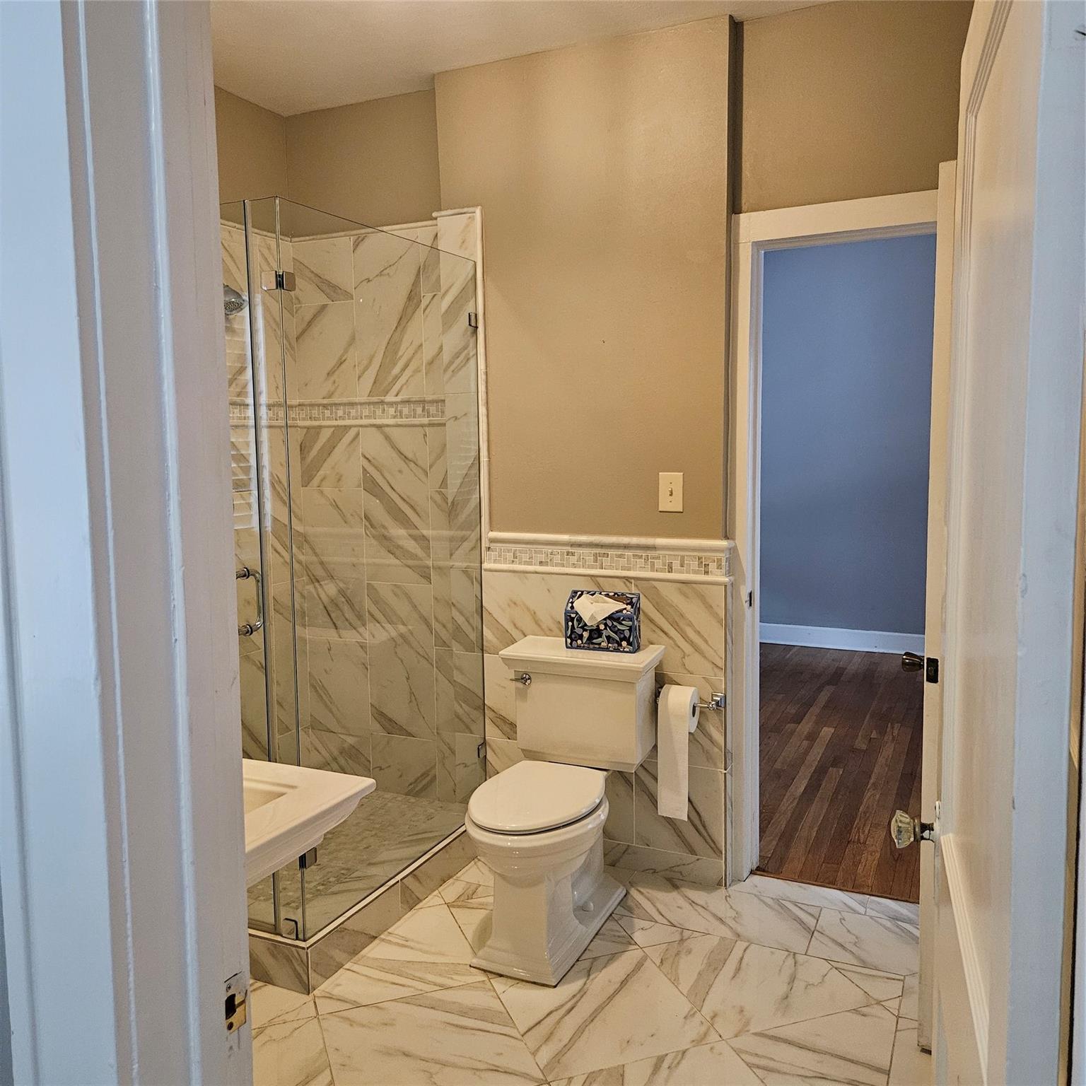 506 W 7th St # 1, Austin, TX 78701