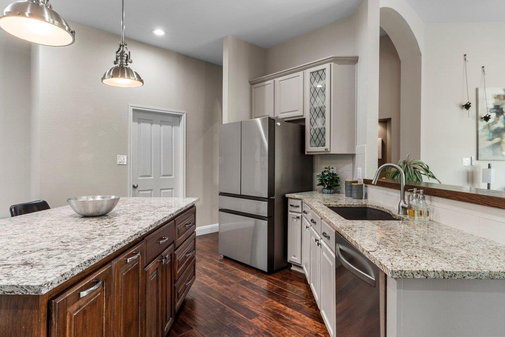6913 Auckland Dr, Austin, TX 78749