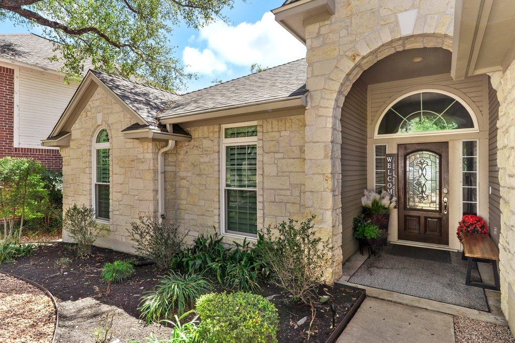 6913 Auckland Dr, Austin, TX 78749
