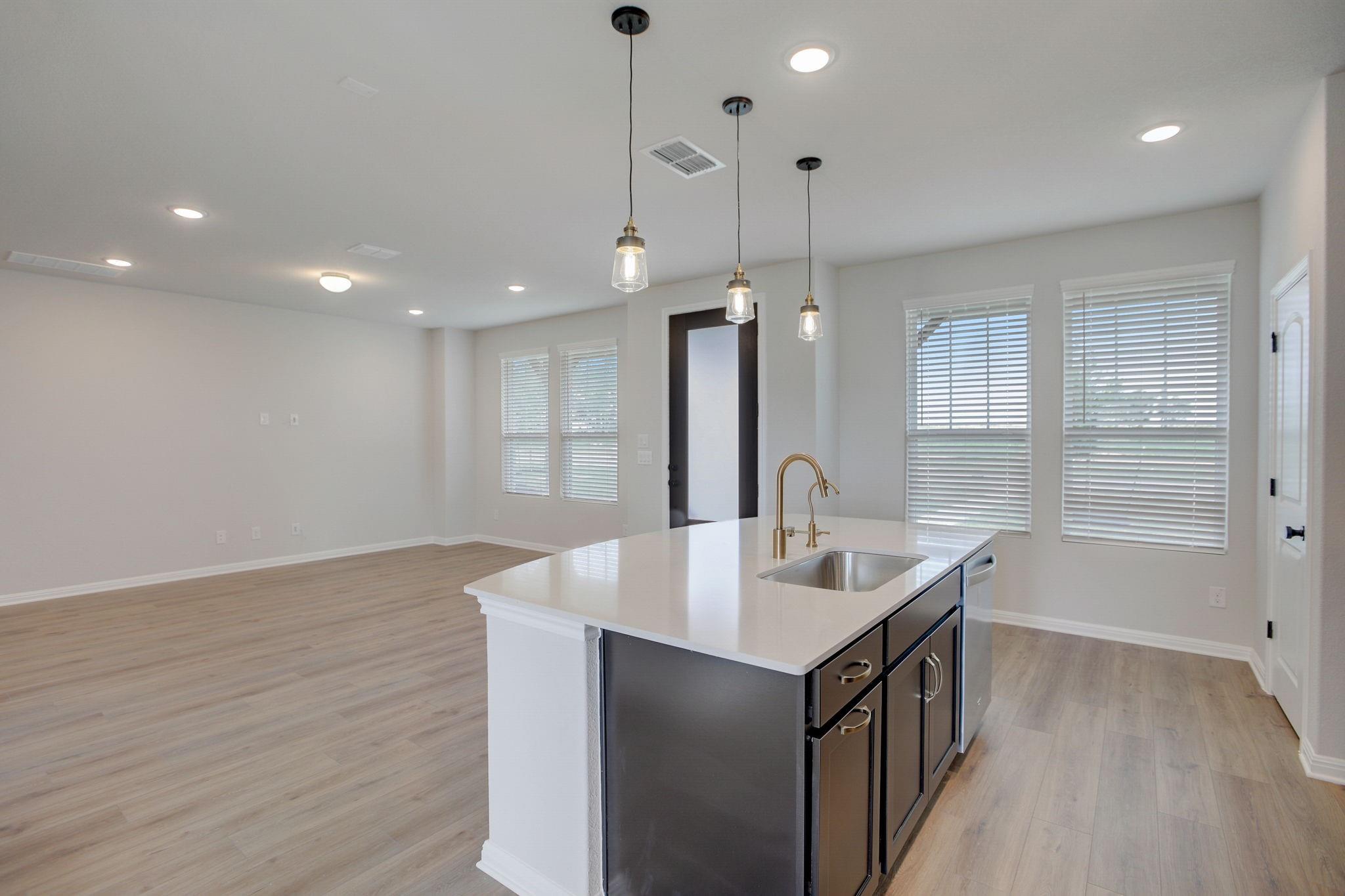 125 Clemens Dr, Liberty Hill, TX 78642