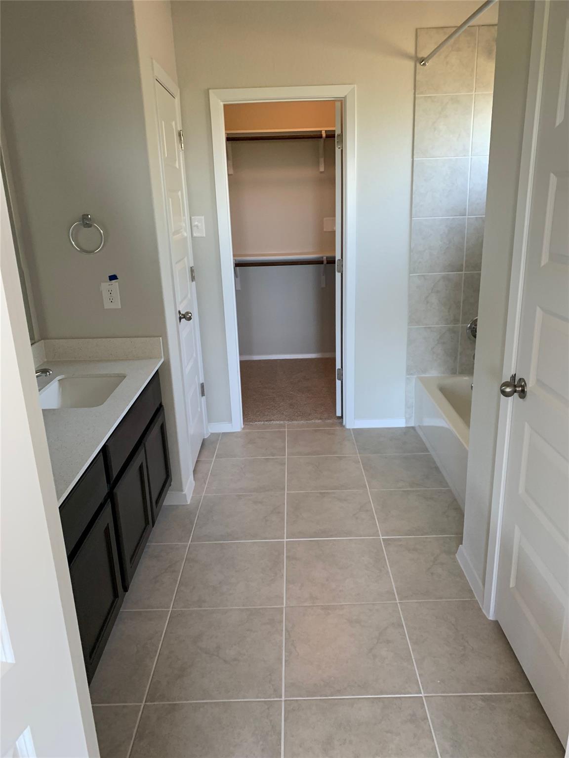 8116 Bronco Ln, Lago Vista, TX 78645