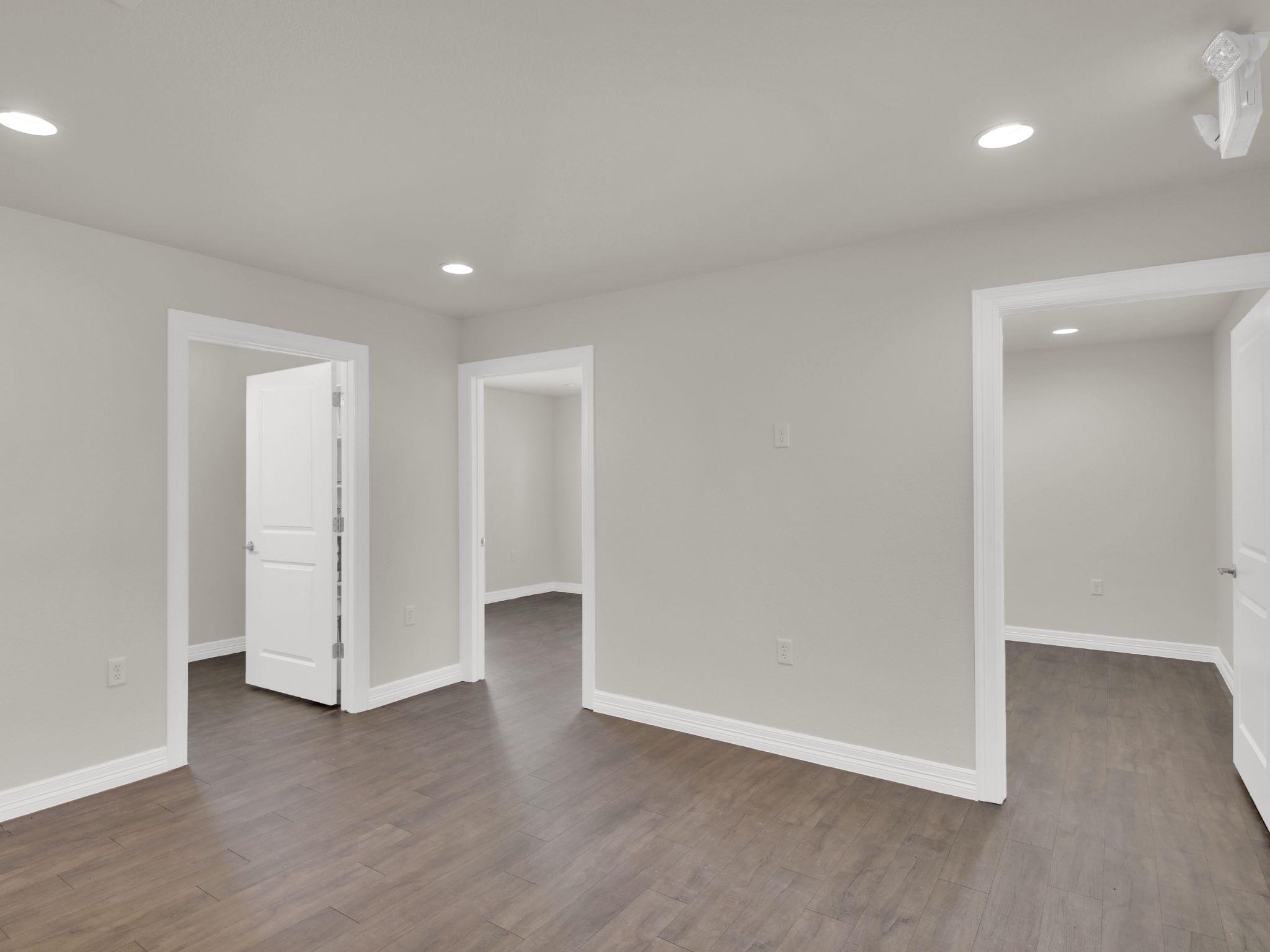 404 Carlos G Parker Blvd NW, Taylor, TX 76574