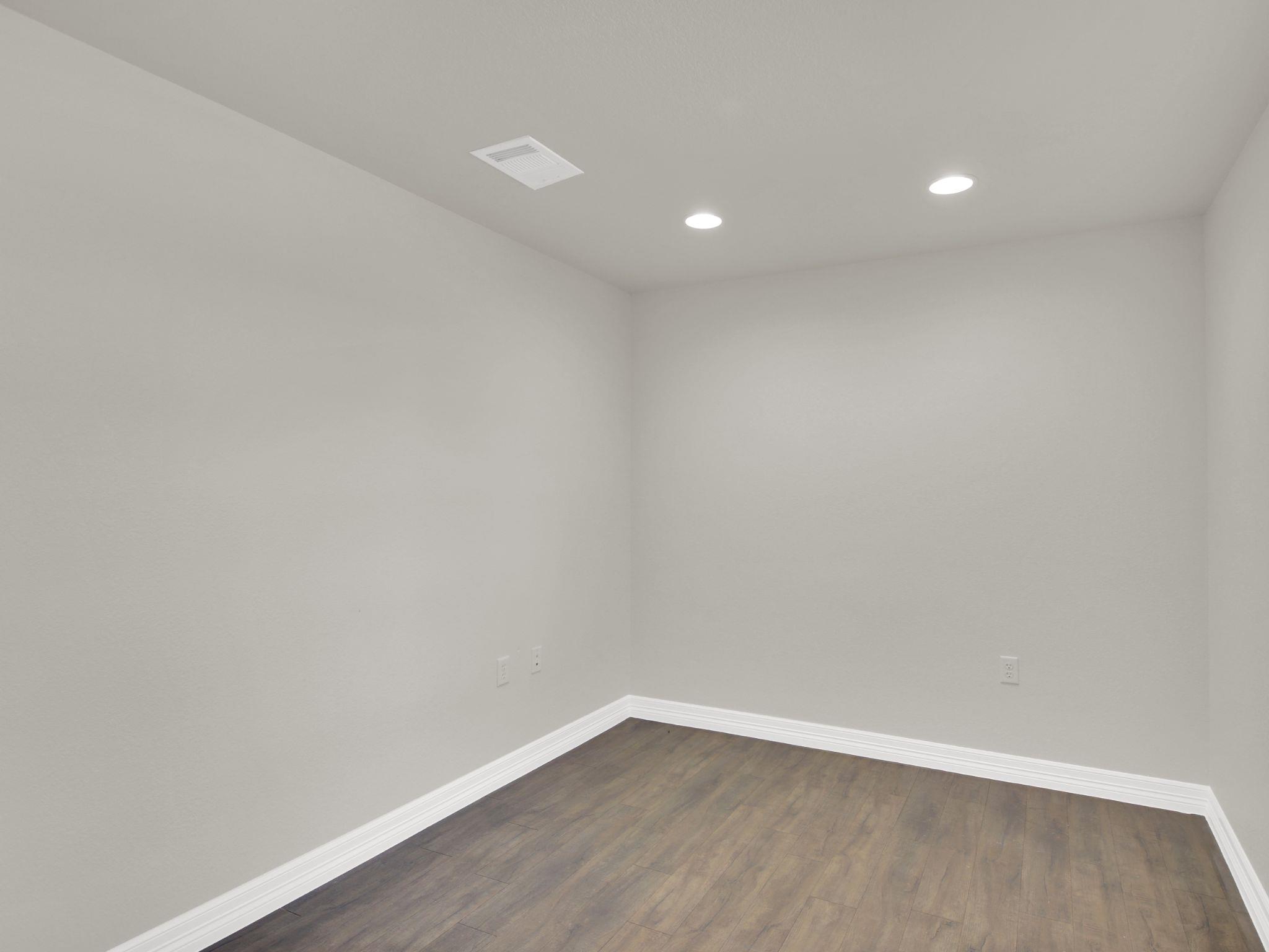 404 Carlos G Parker Blvd NW, Taylor, TX 76574