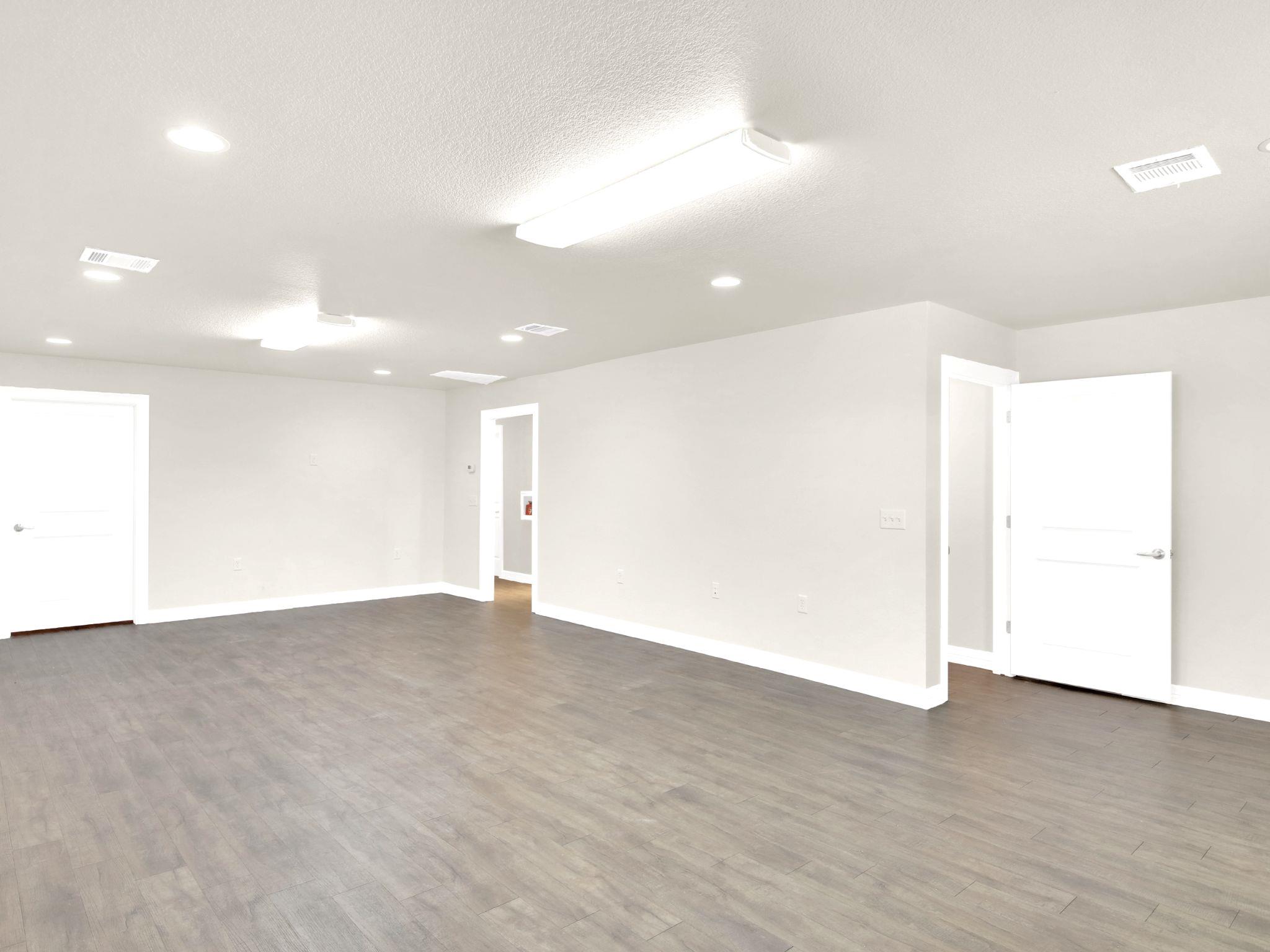 404 Carlos G Parker Blvd NW, Taylor, TX 76574