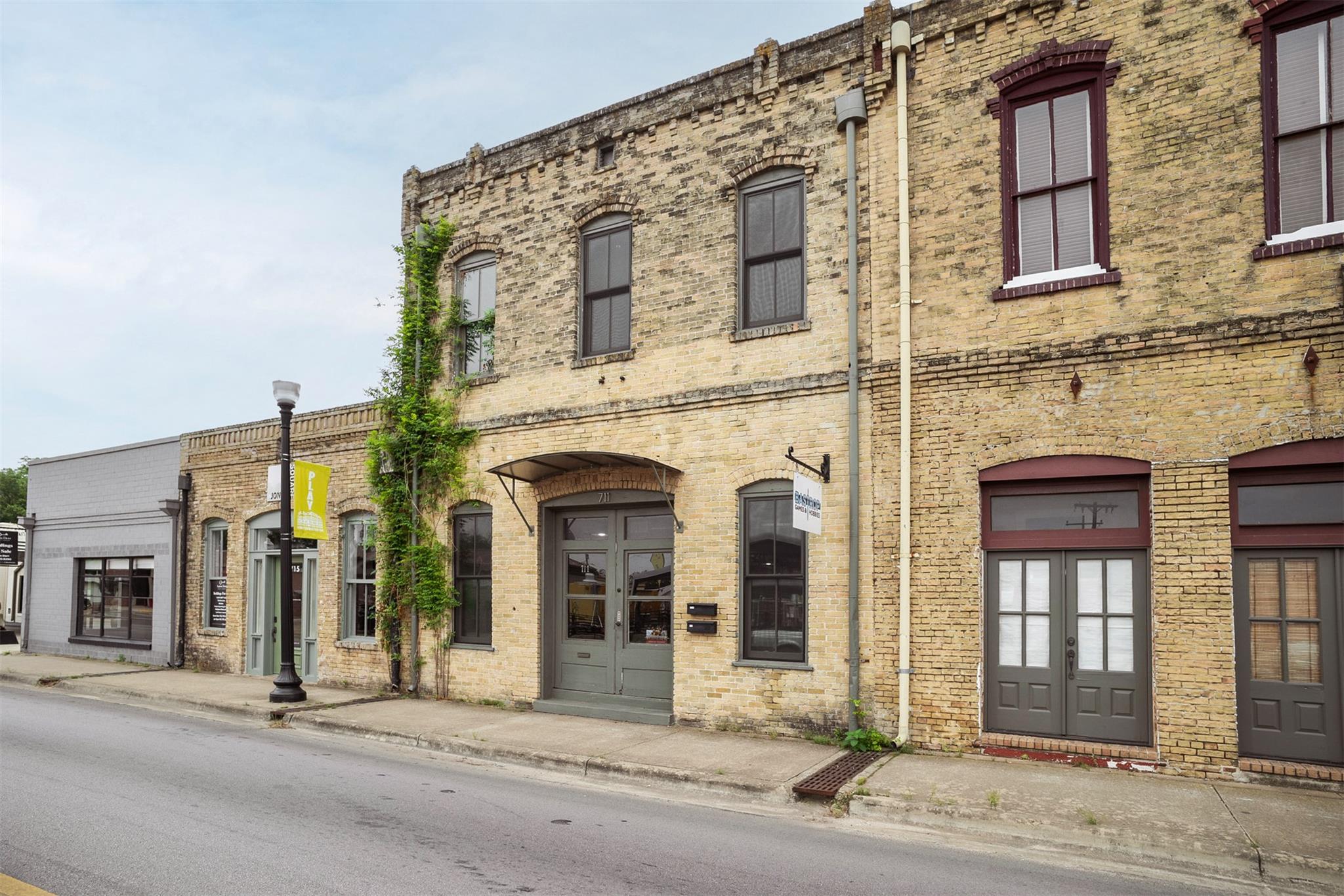 711 Chestnut St, Bastrop, TX 78602