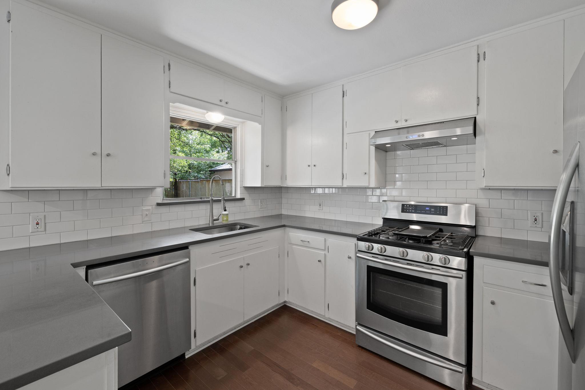 2015 Fair Oaks Dr, Austin, TX 78745