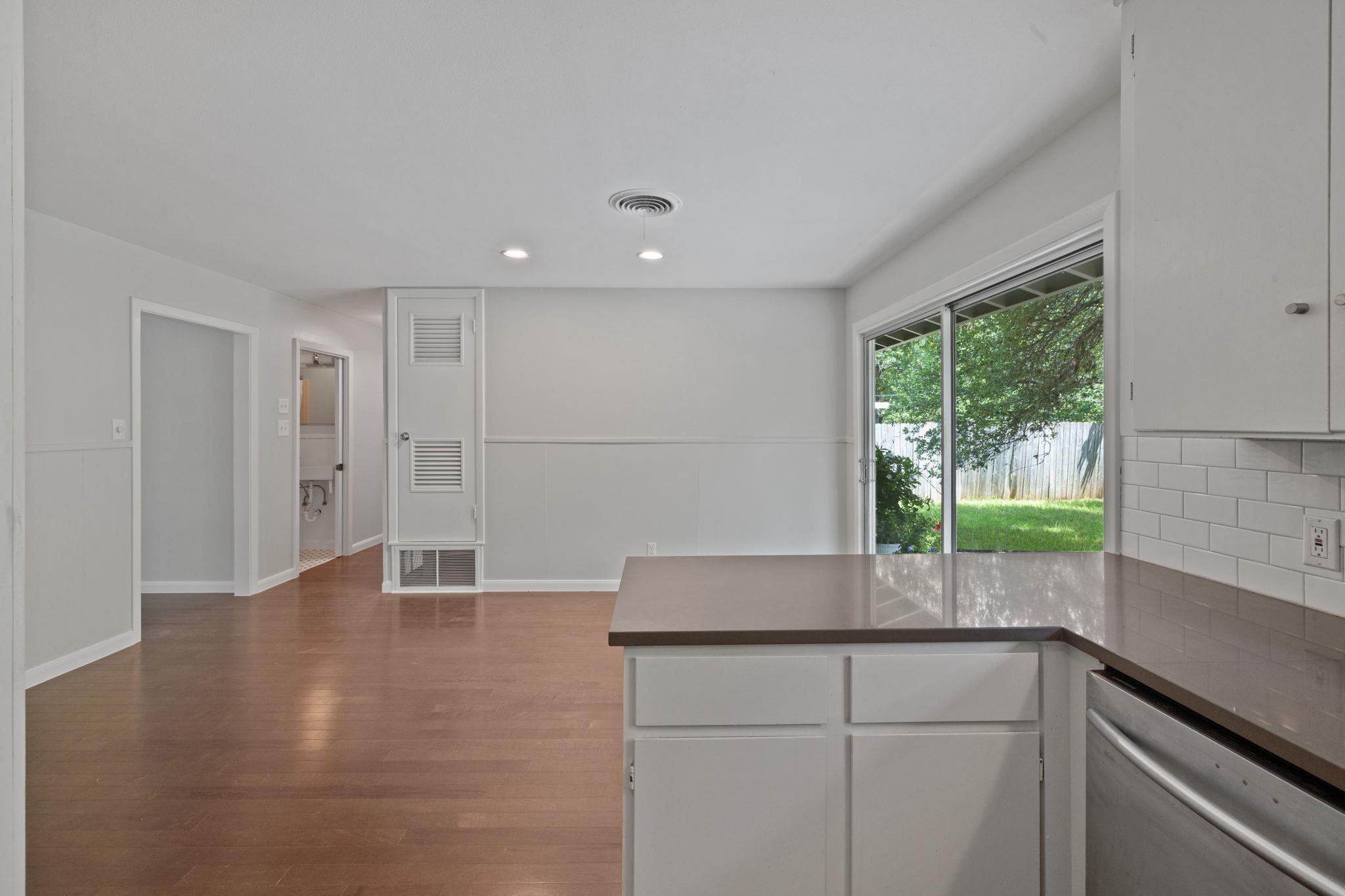 2015 Fair Oaks Dr, Austin, TX 78745