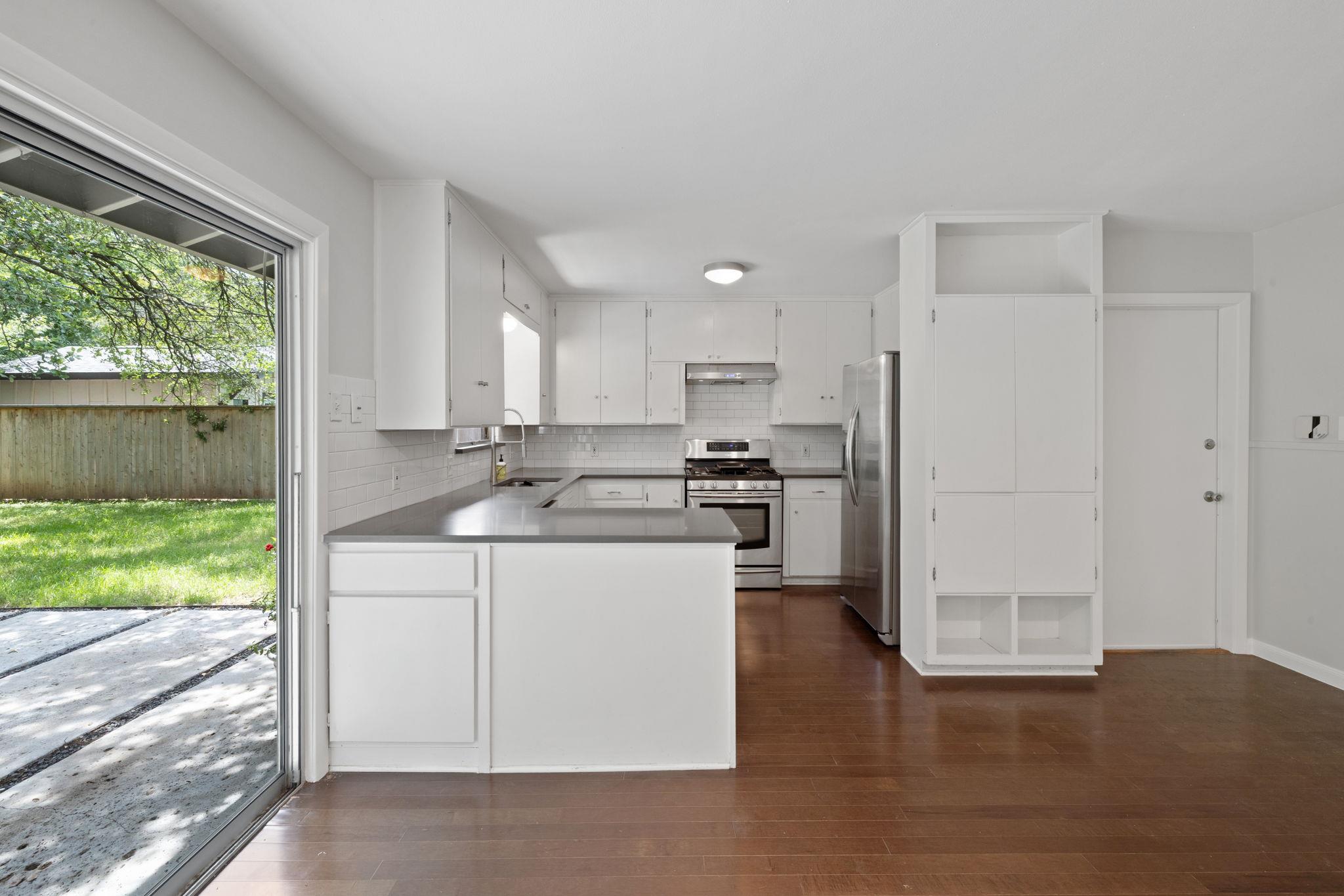 2015 Fair Oaks Dr, Austin, TX 78745
