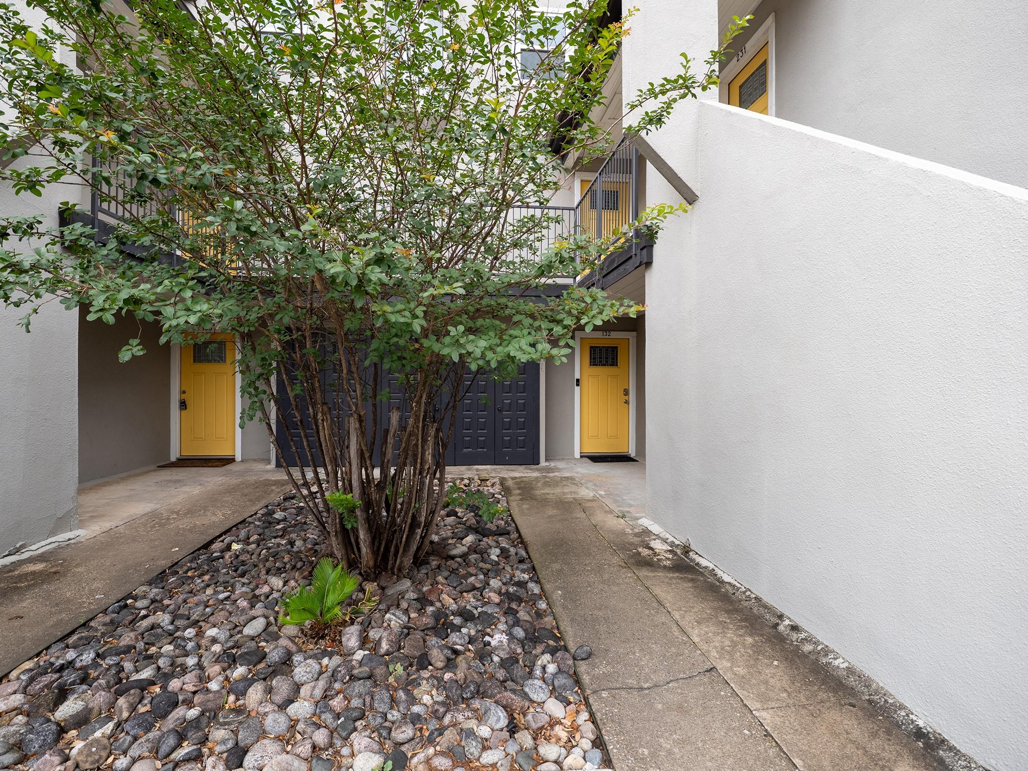 935 La Posada Dr # 131, Austin, TX 78752