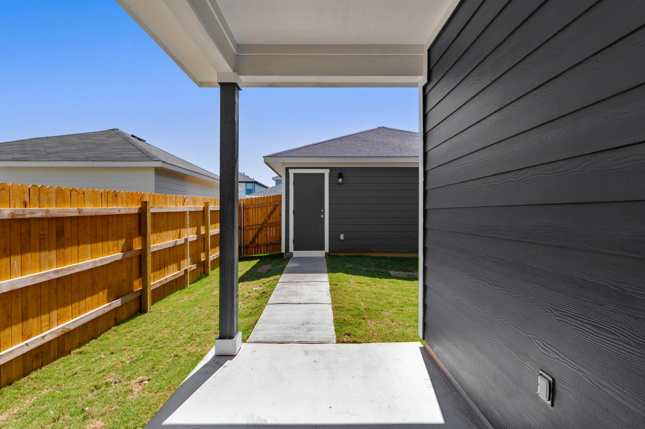 306 Santo Domingo Rd, Bastrop, TX 78602
