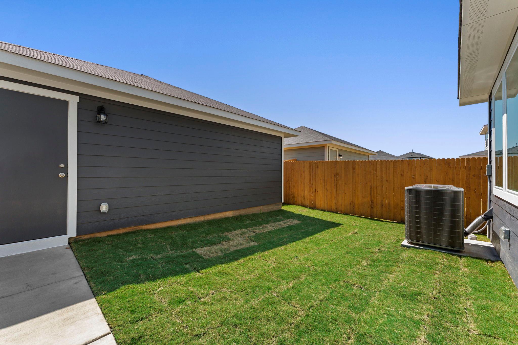 306 Santo Domingo Rd, Bastrop, TX 78602