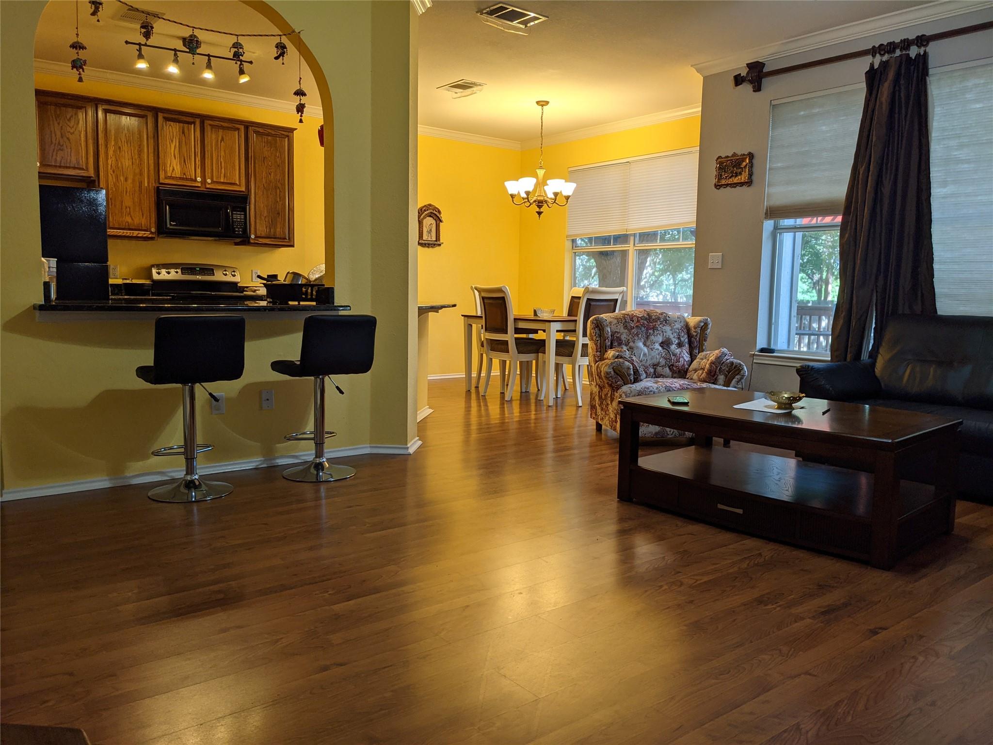 4501 Whispering Valley Dr # 7, Austin, TX 78727
