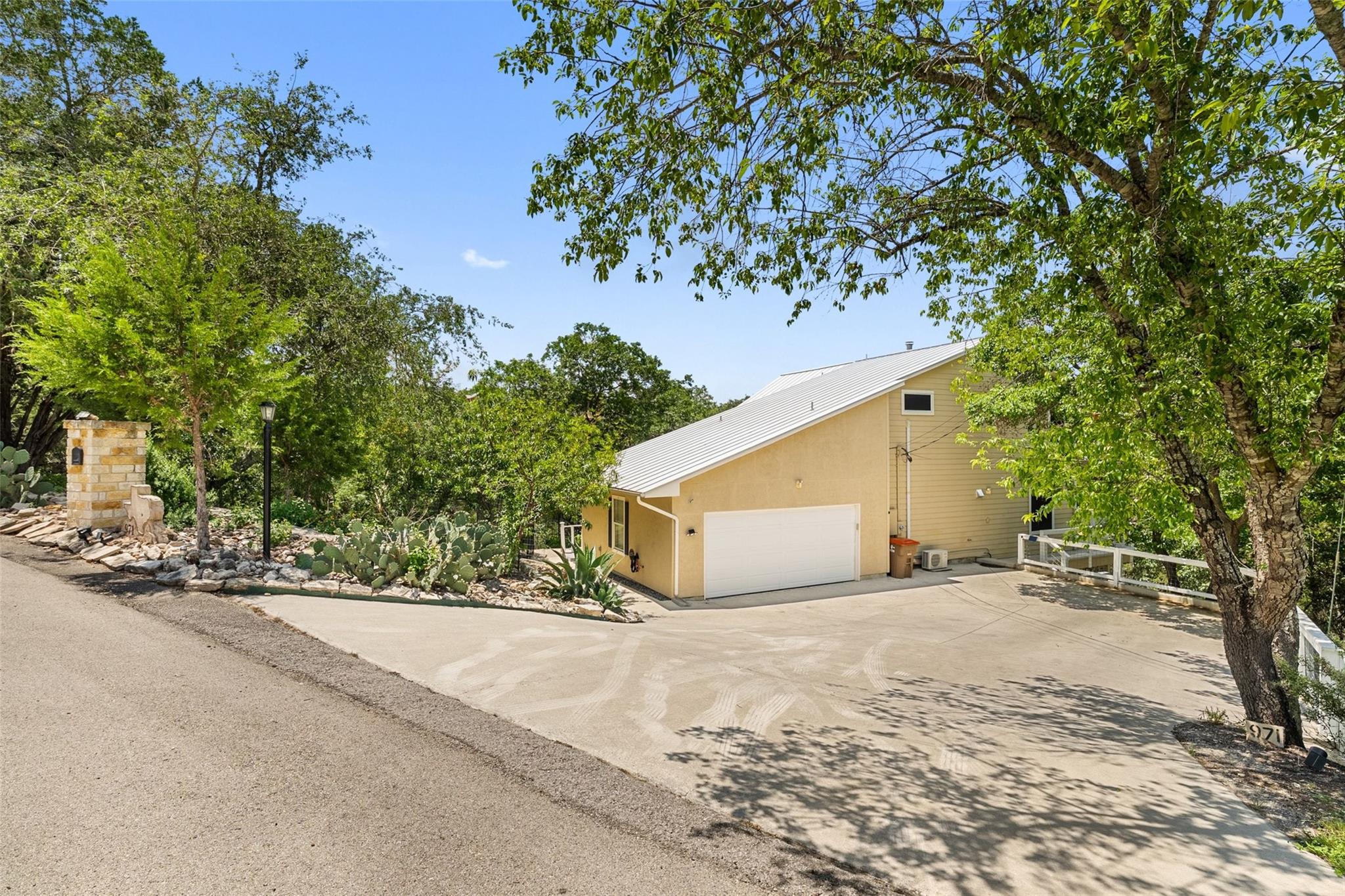 971 Barbara Dr, Canyon Lake, TX 78133