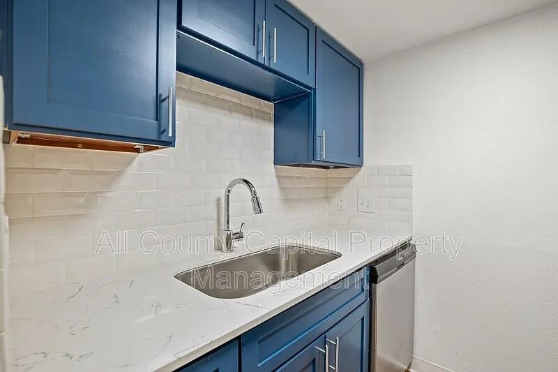 502 W 35th St # 202, Austin, TX 78705