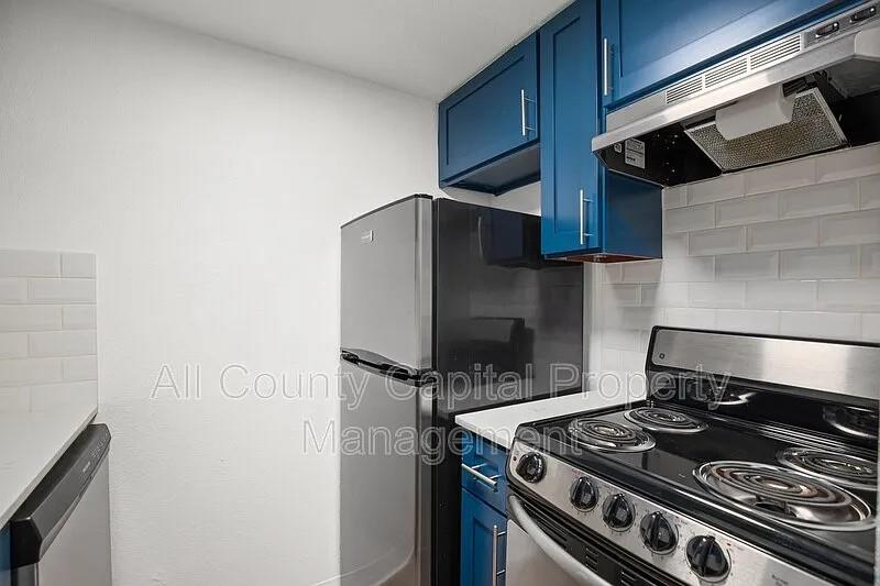 502 W 35th St # 202, Austin, TX 78705