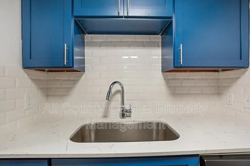 502 W 35th St # 202, Austin, TX 78705