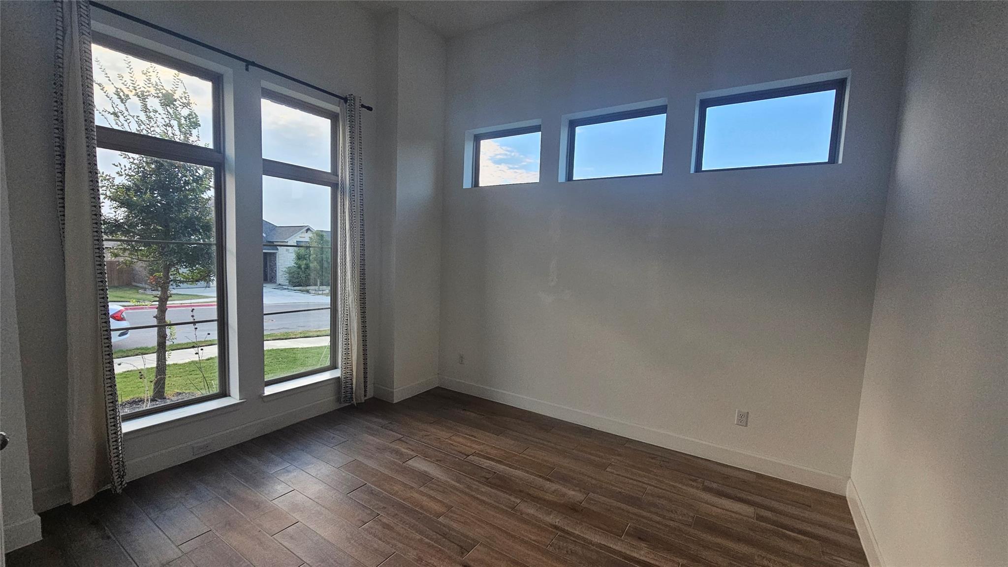 145 Cyrus Milton Dr, Buda, TX 78610