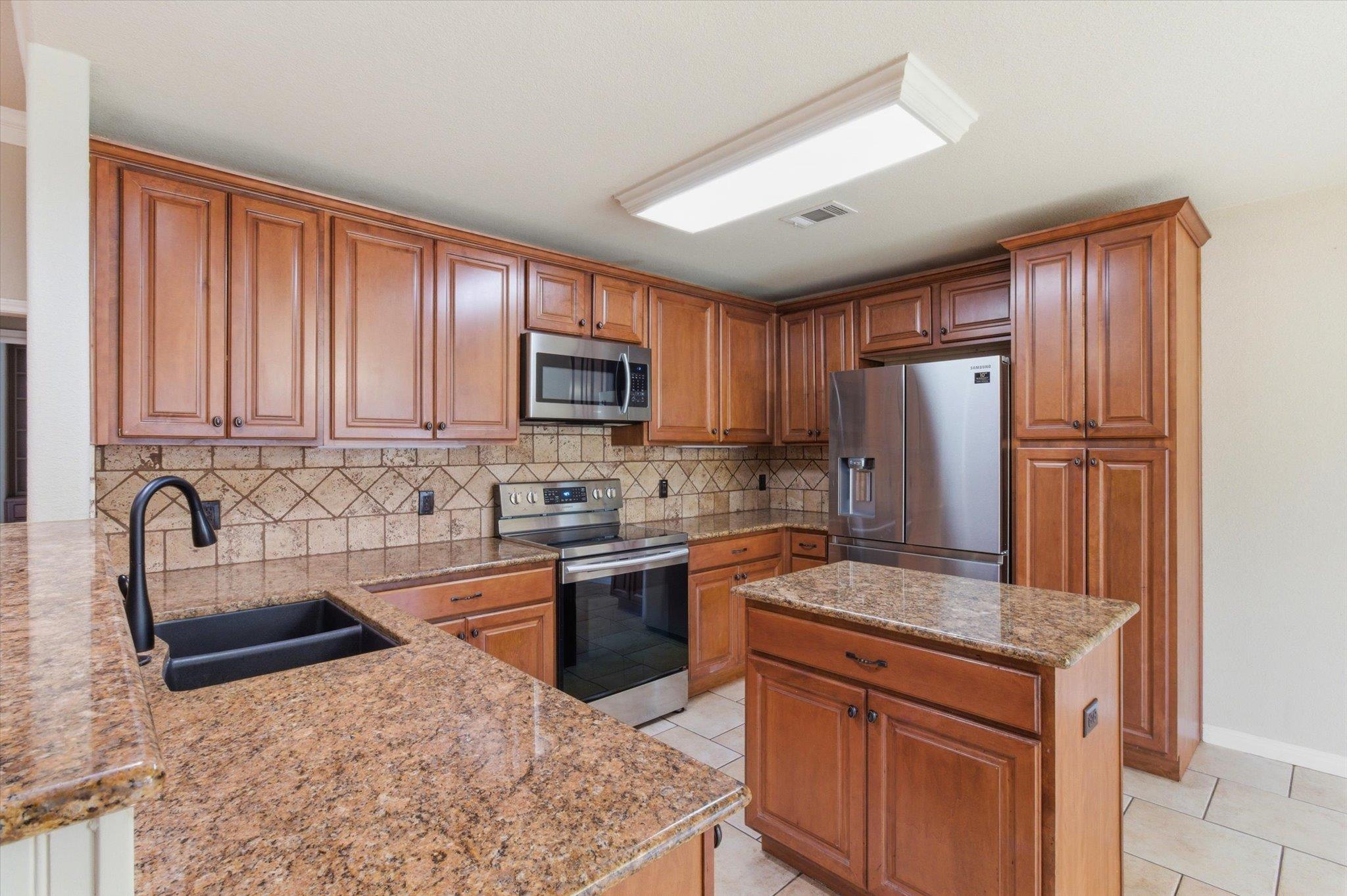 2560 Deer Stand Loop, San Marcos, TX 78666