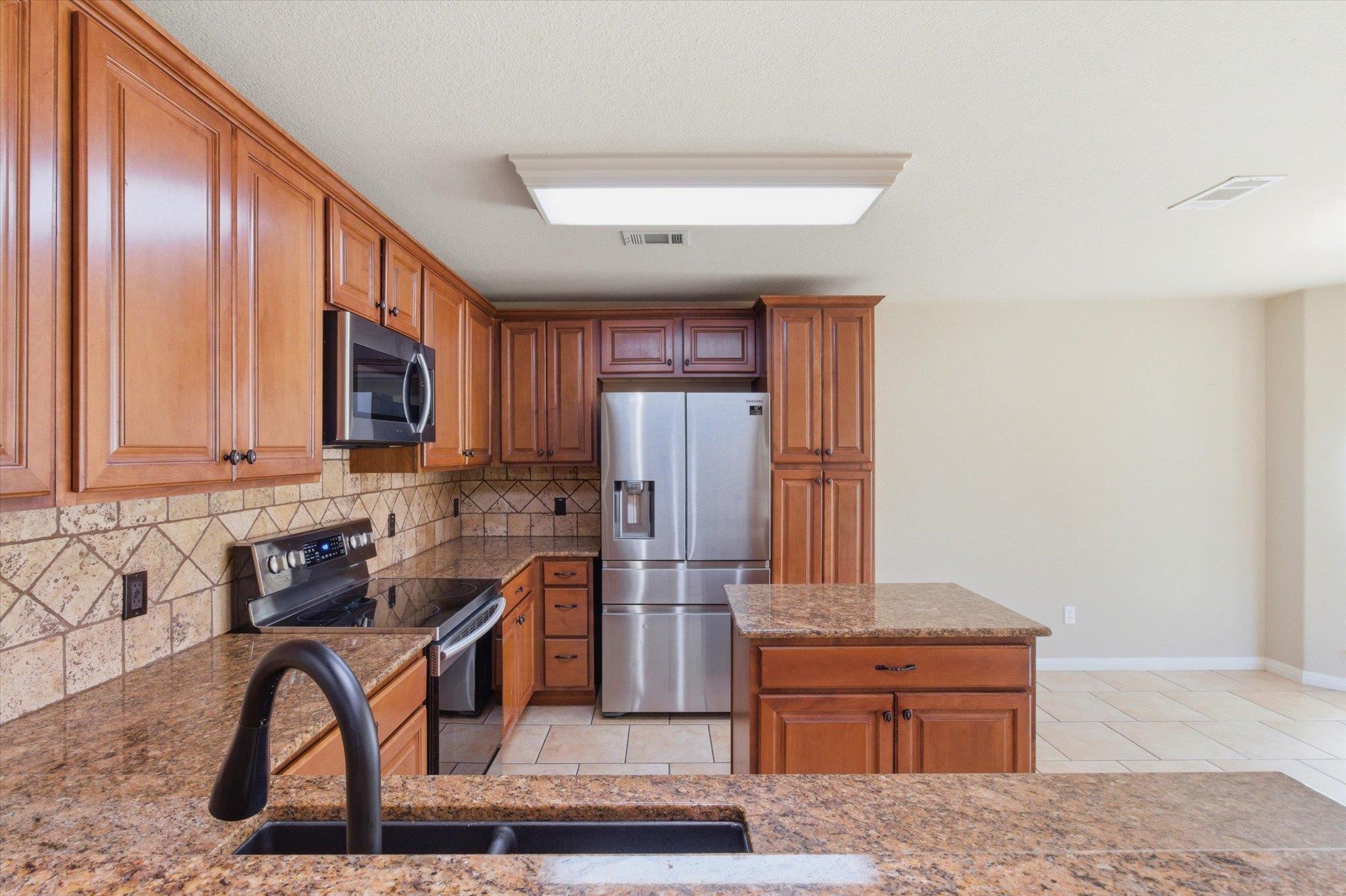 2560 Deer Stand Loop, San Marcos, TX 78666
