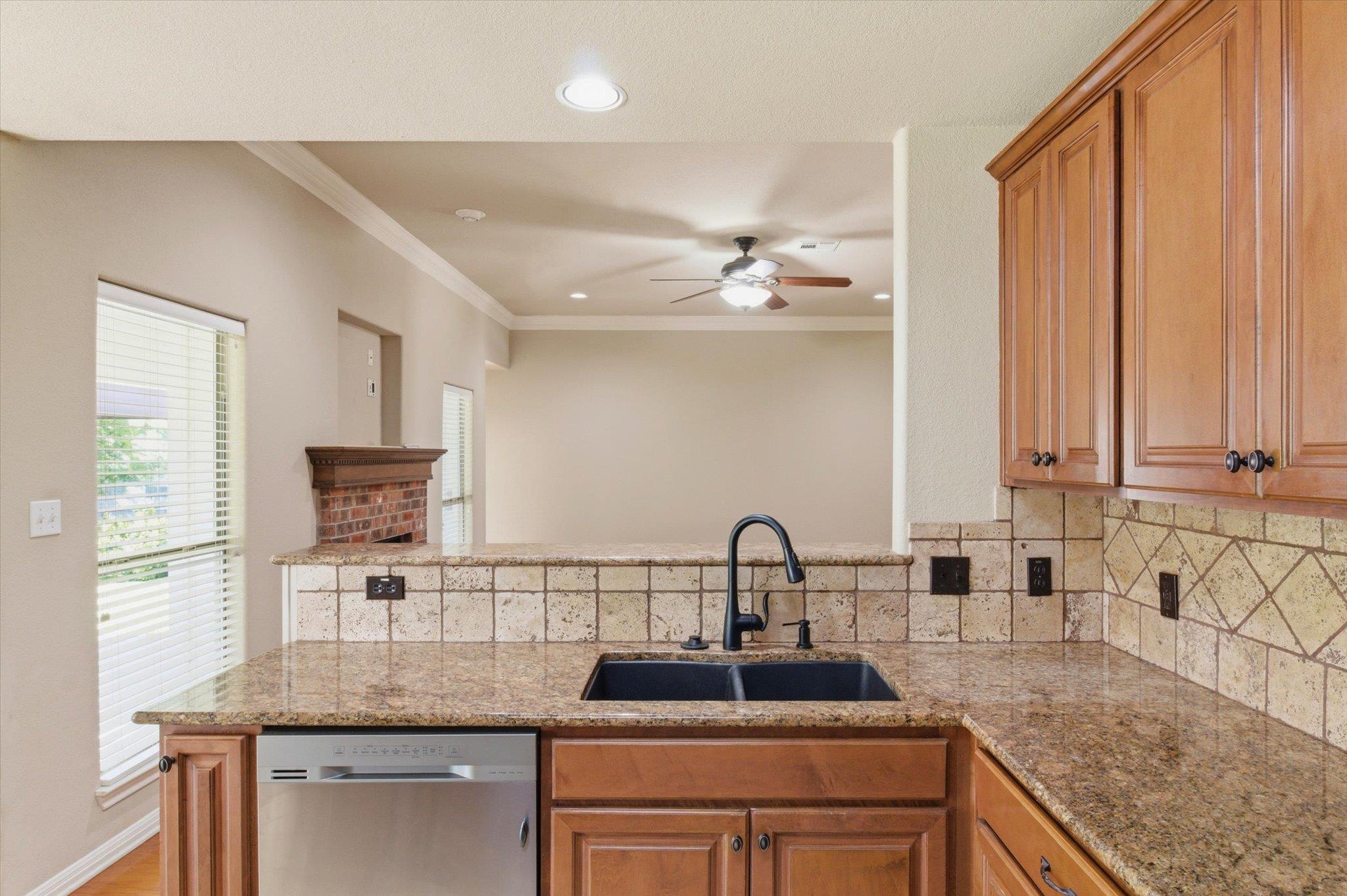 2560 Deer Stand Loop, San Marcos, TX 78666
