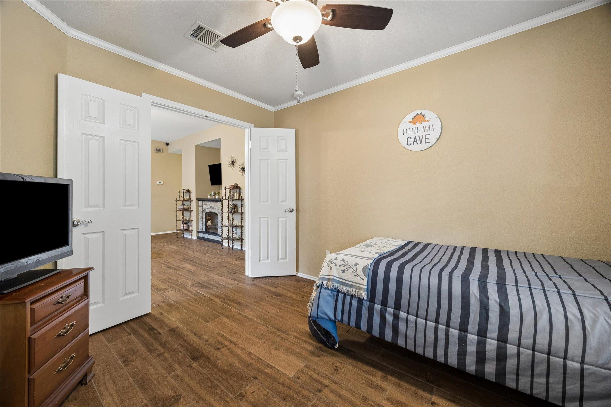 200 Bubbling Brook Dr, Hutto, TX 78634