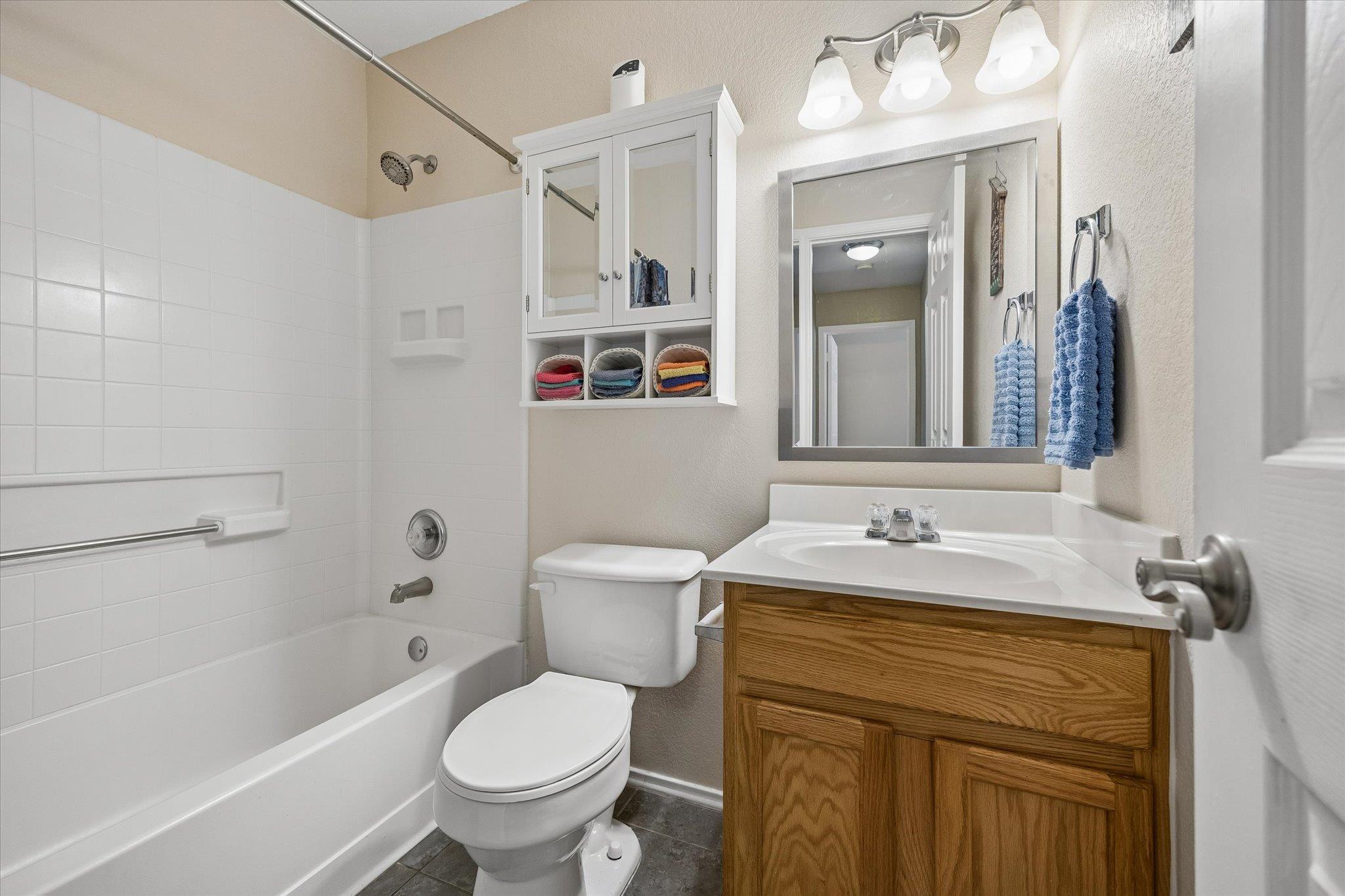 200 Bubbling Brook Dr, Hutto, TX 78634