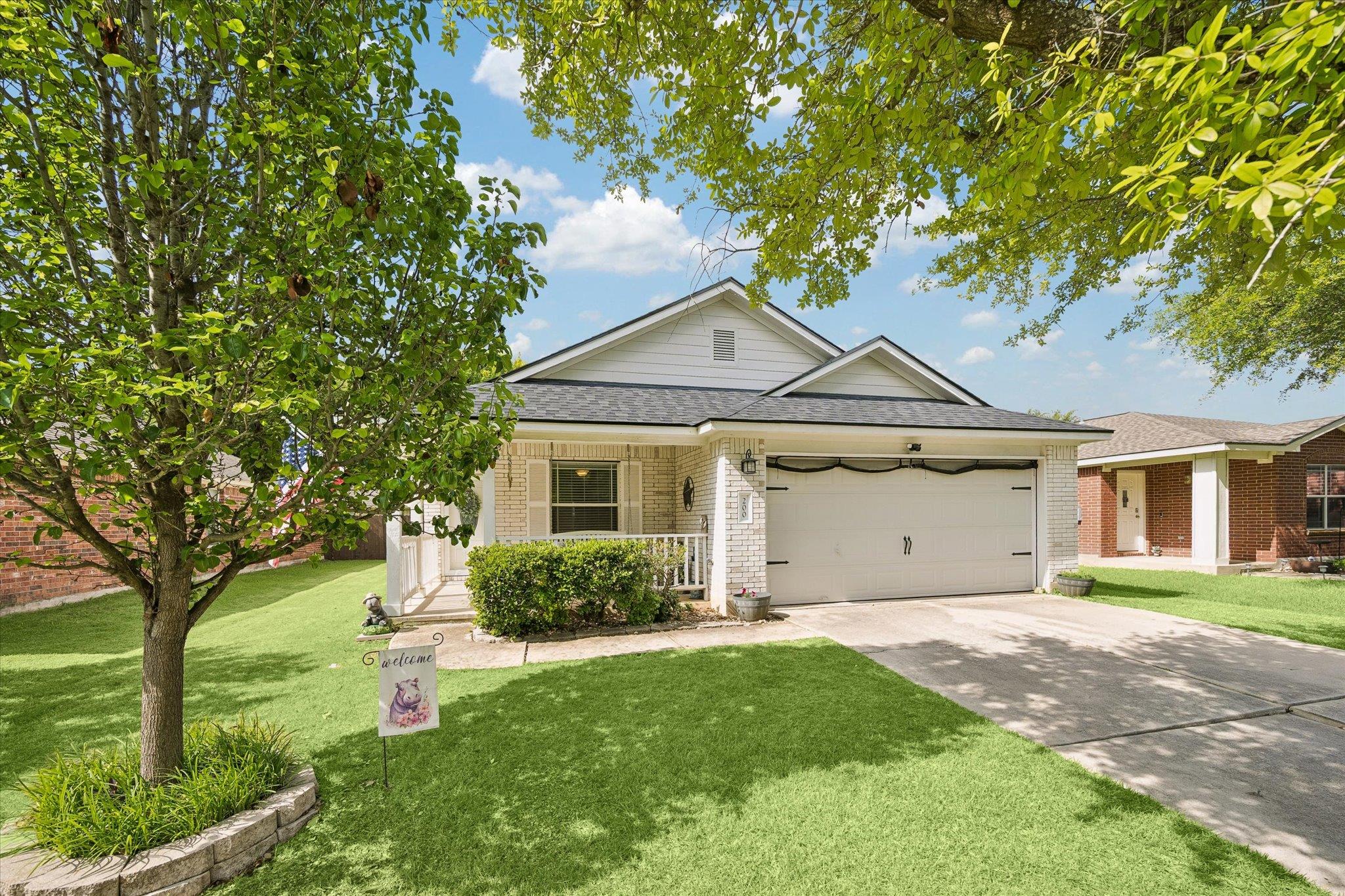 200 Bubbling Brook Dr, Hutto, TX 78634
