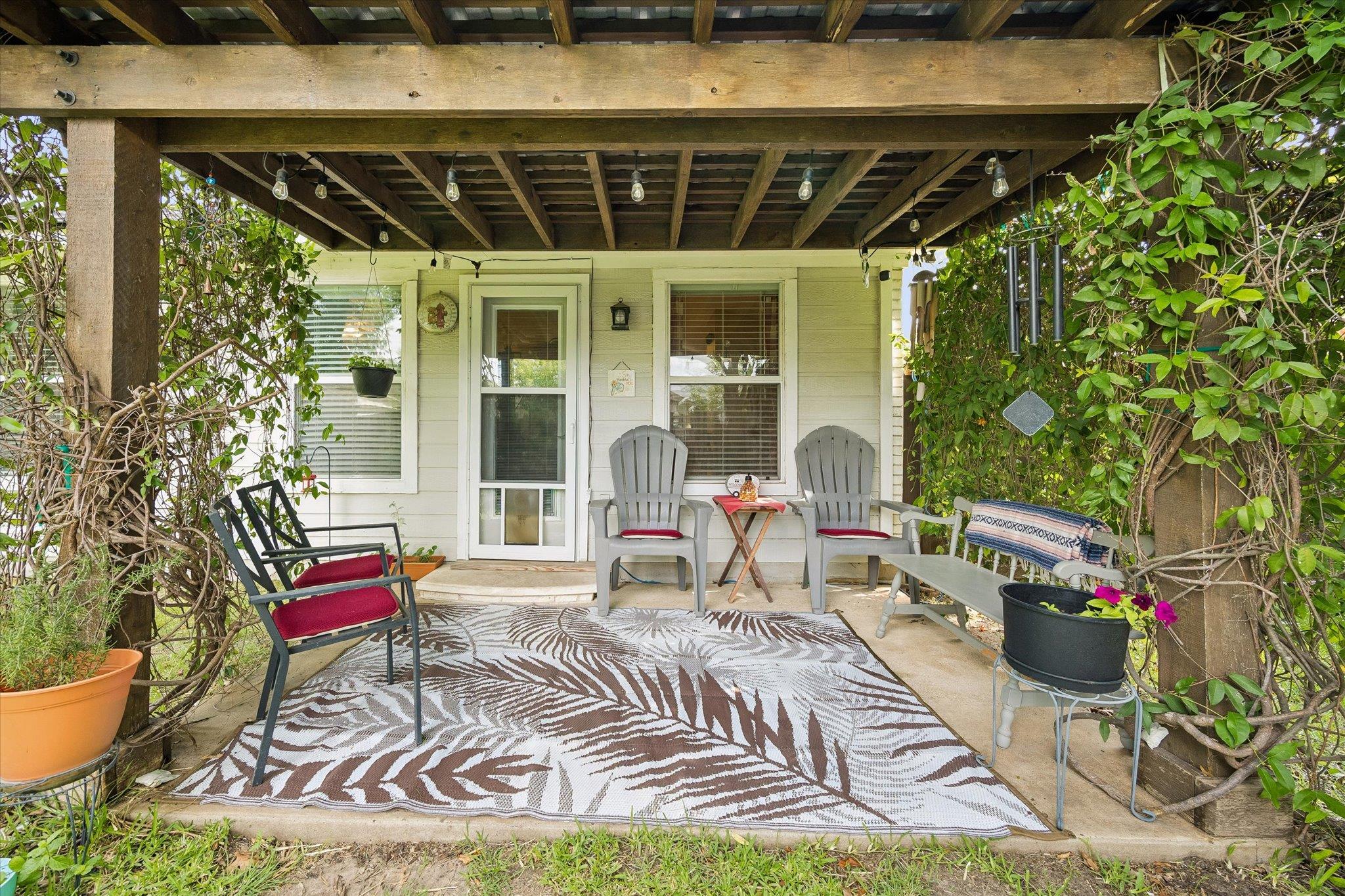200 Bubbling Brook Dr, Hutto, TX 78634