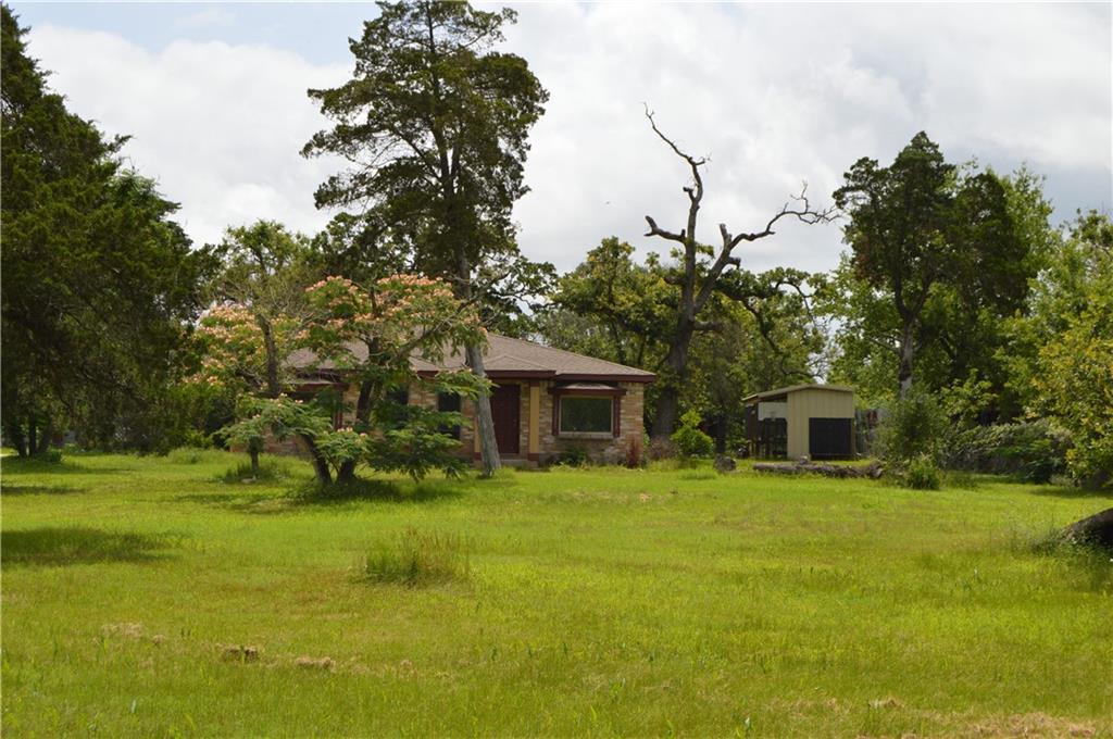 137 Colorado Cir, Cedar Creek, TX 78612