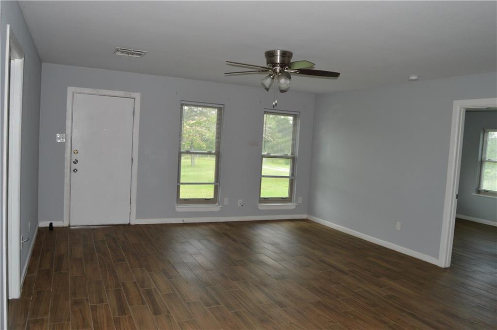 137 Colorado Cir, Cedar Creek, TX 78612
