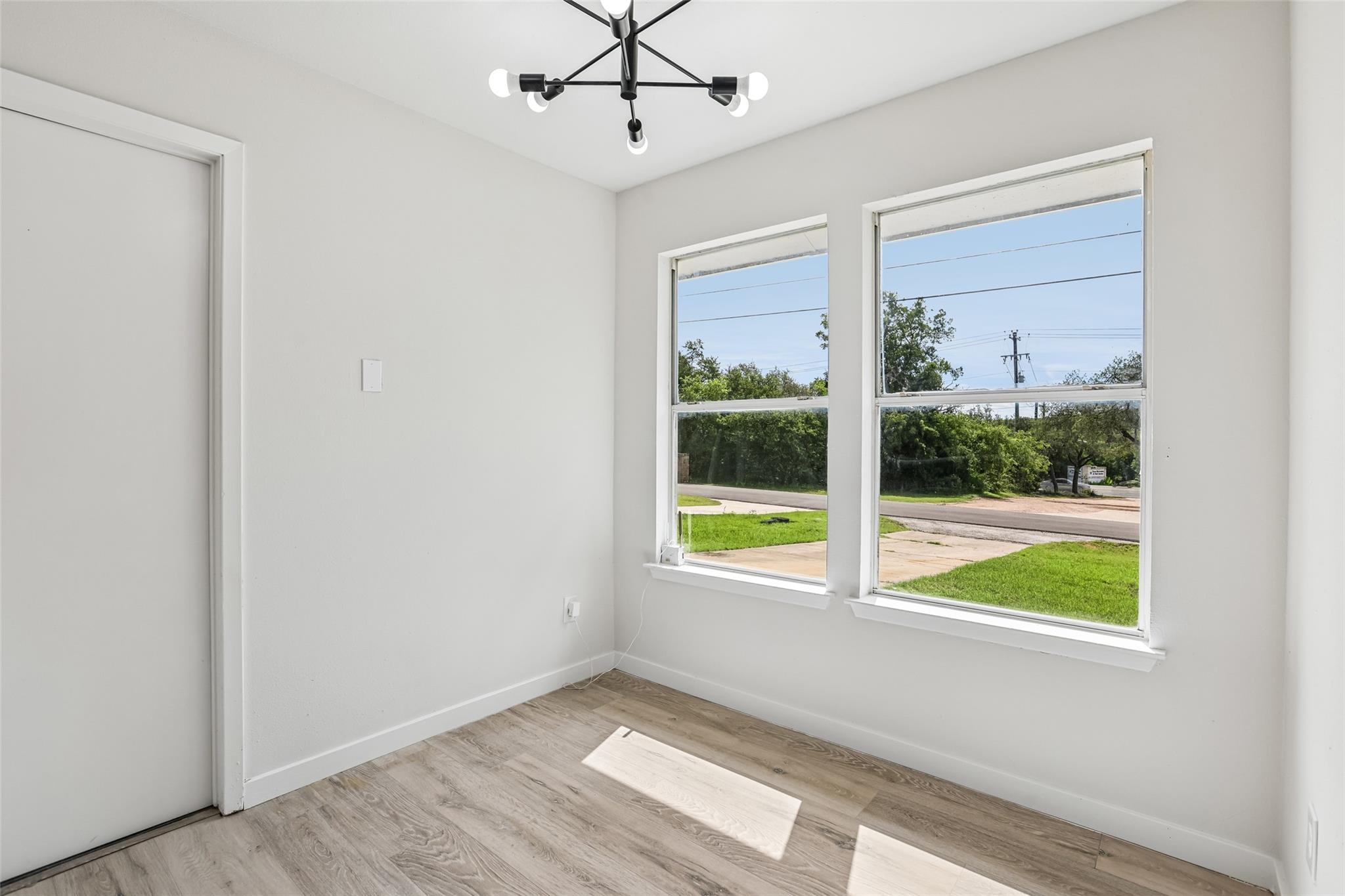 11016 Oak St, Jonestown, TX 78645