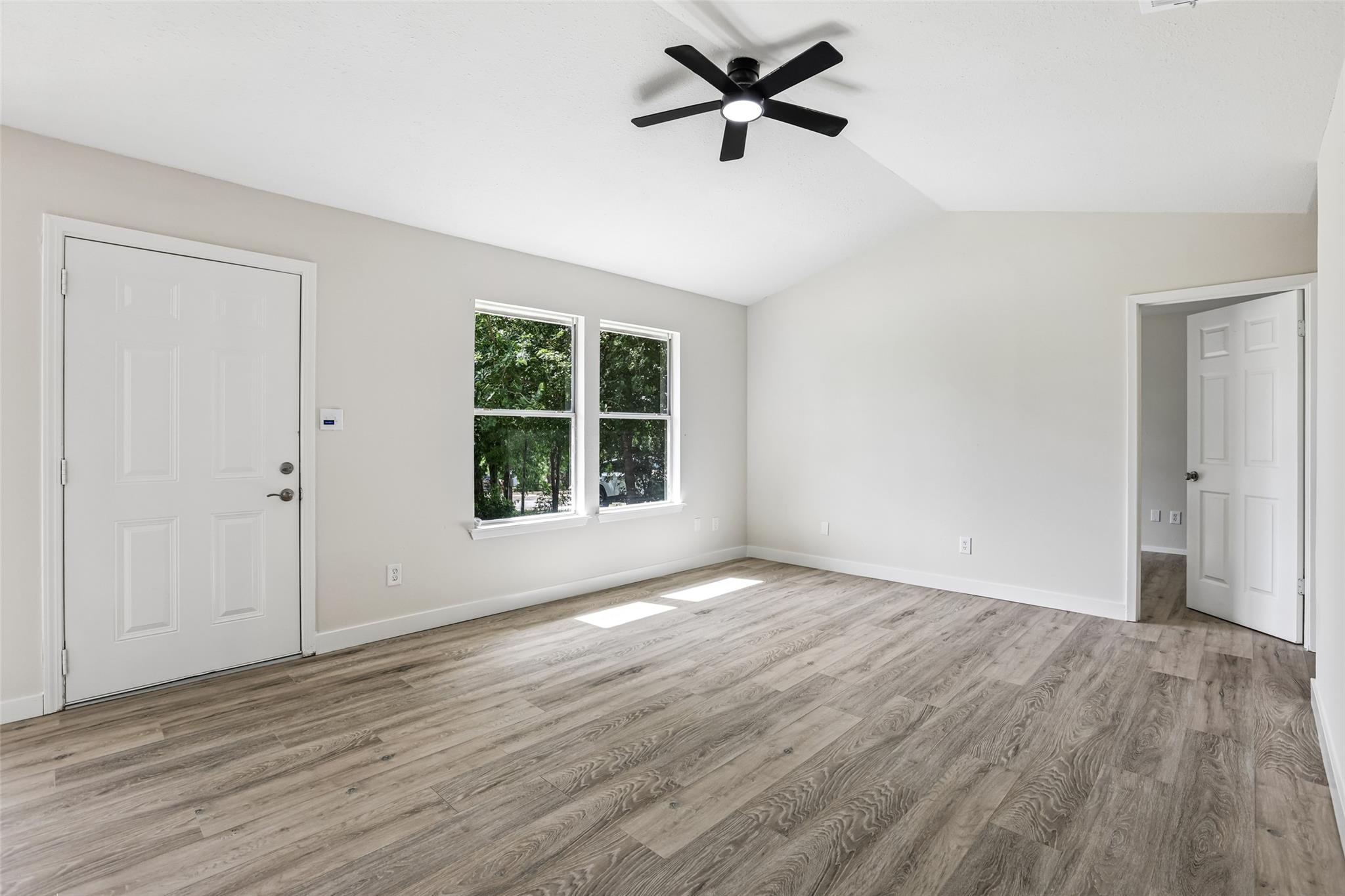 11016 Oak St, Jonestown, TX 78645