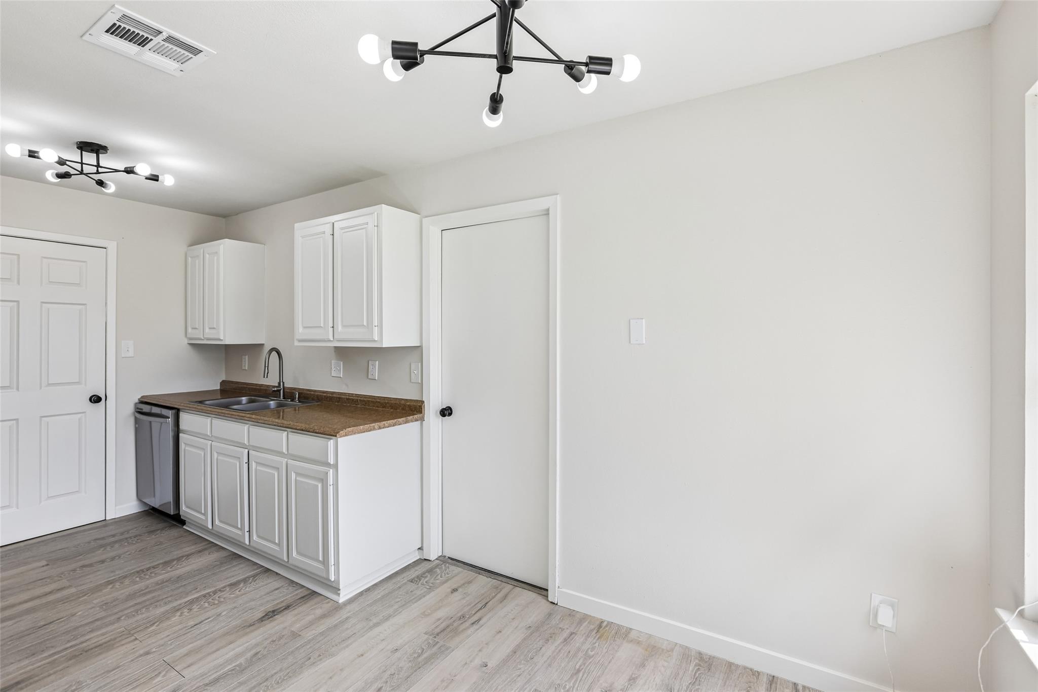 11016 Oak St, Jonestown, TX 78645