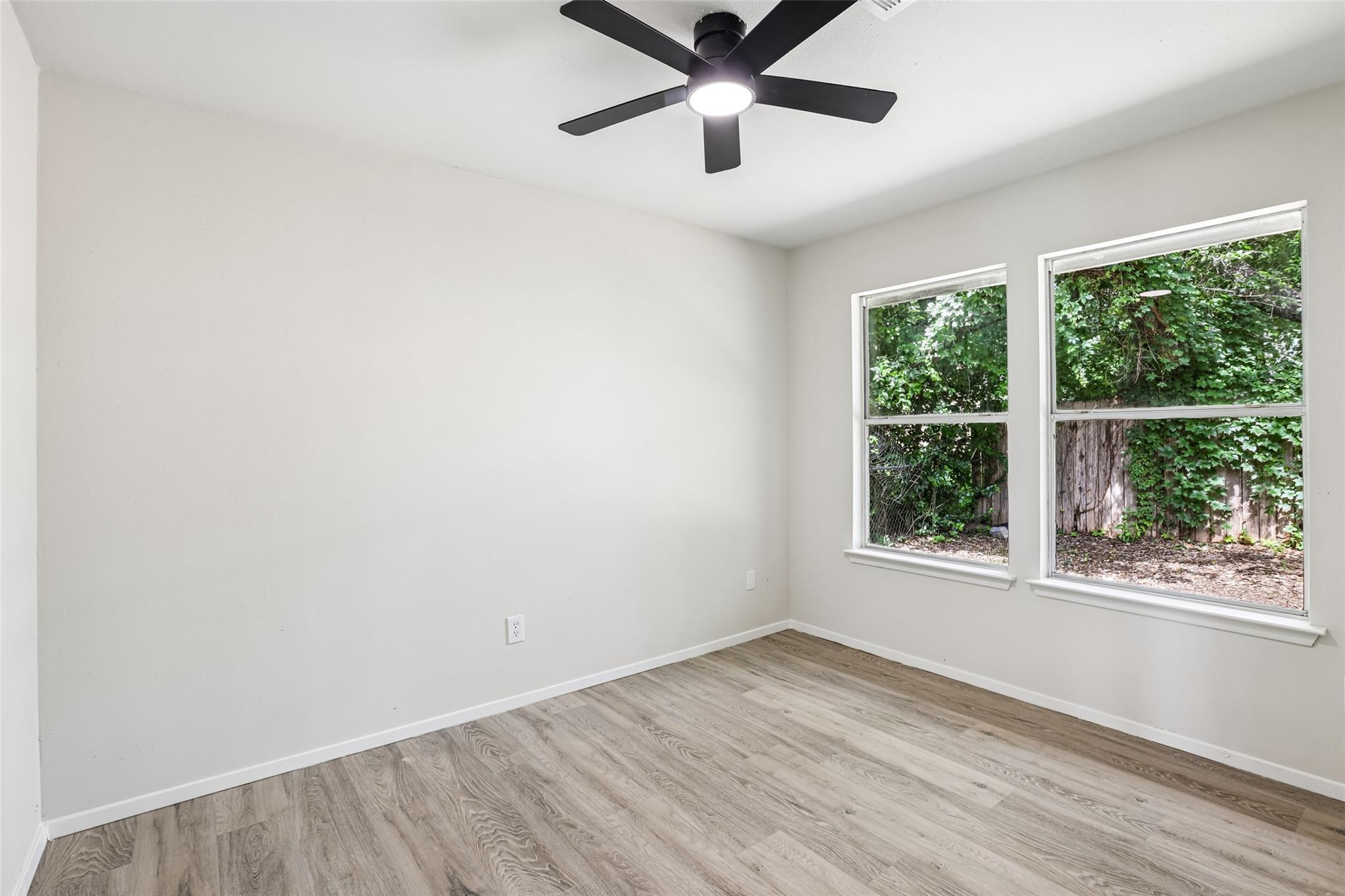 11016 Oak St, Jonestown, TX 78645